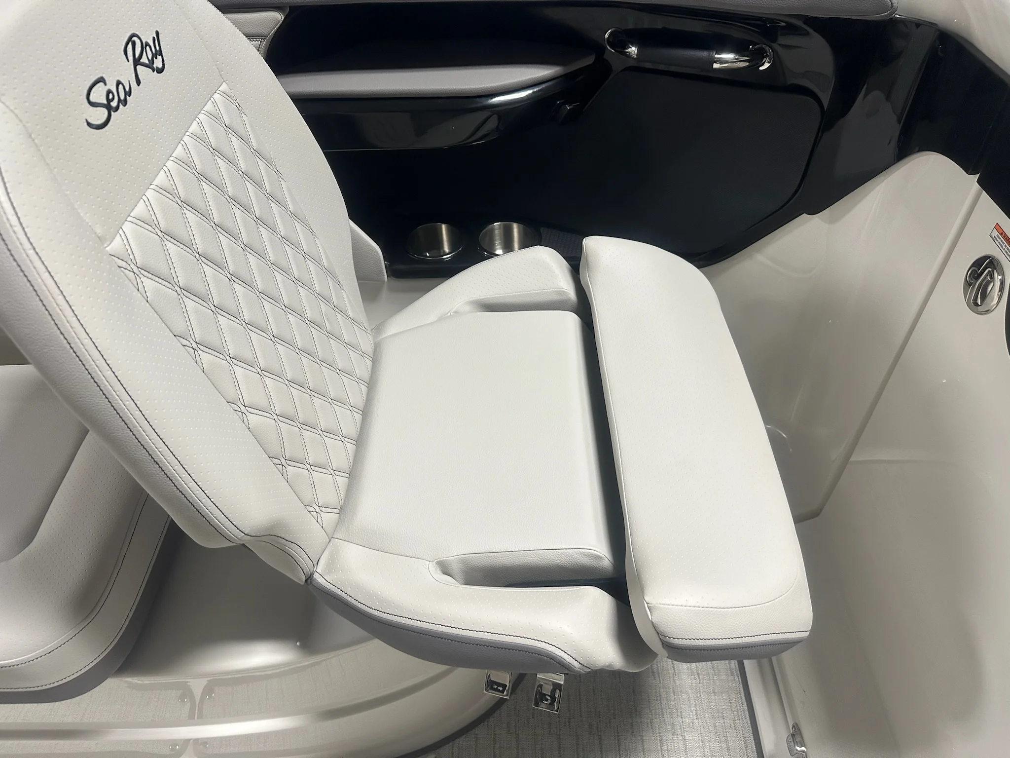 2026 Sea Ray SLX 260 Image Thumbnail #56