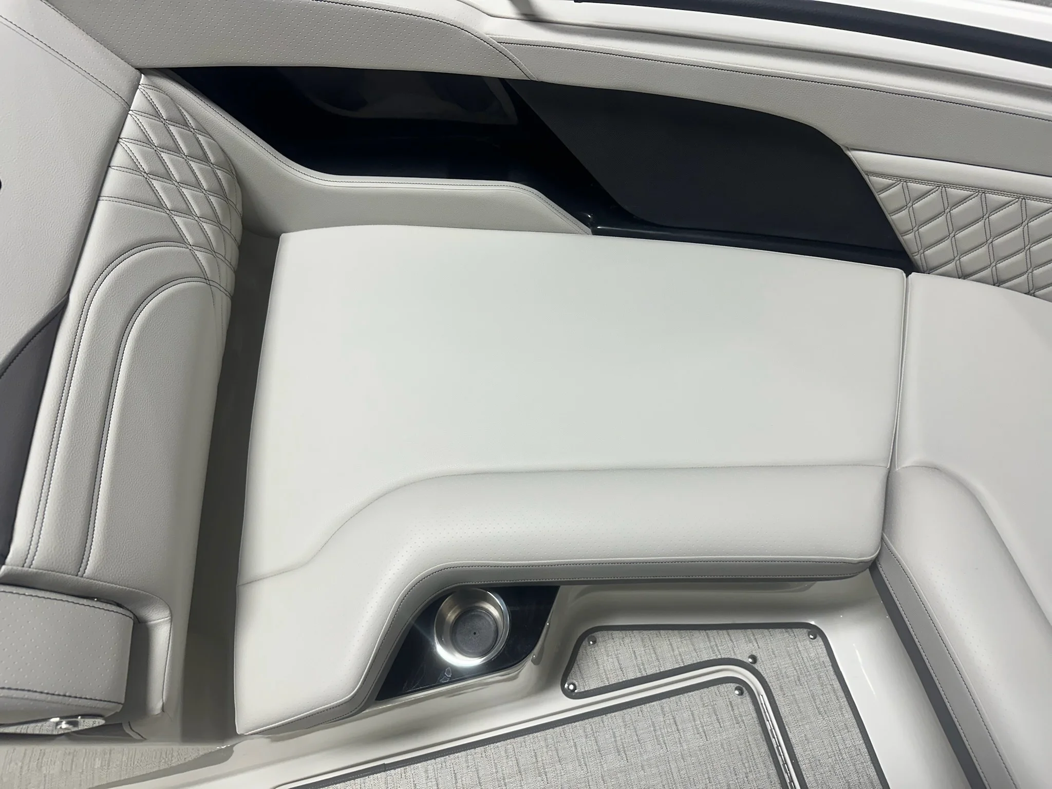 2026 Sea Ray SLX 260 Image Thumbnail #84