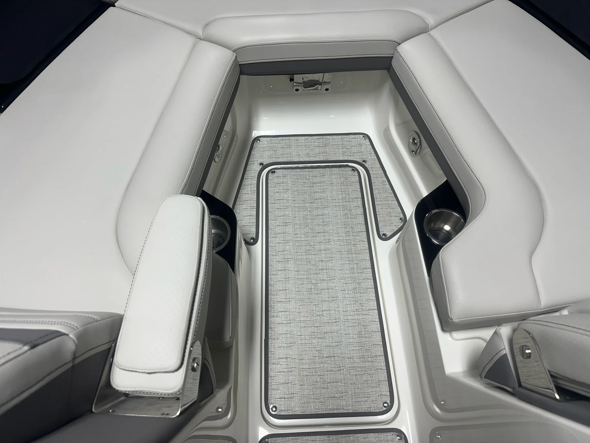 2026 Sea Ray SLX 260 Image Thumbnail #82