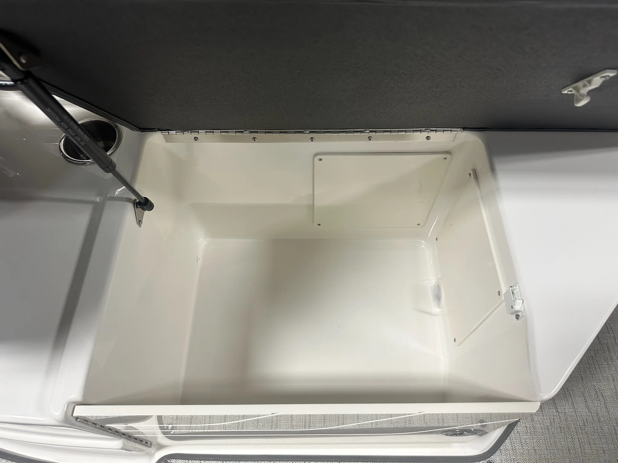 2026 Sea Ray SLX 260 Image Thumbnail #42