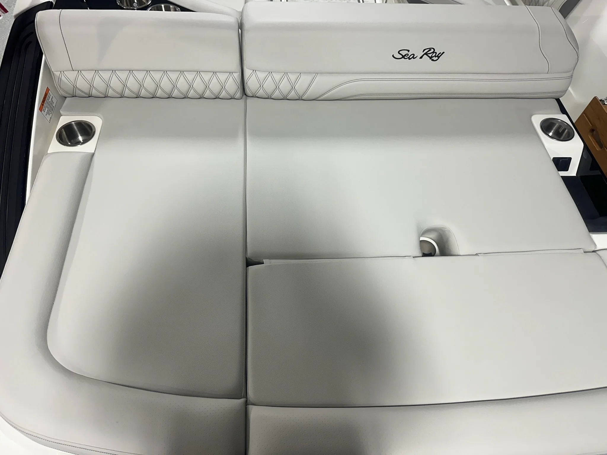 2026 Sea Ray SLX 260 Image Thumbnail #18