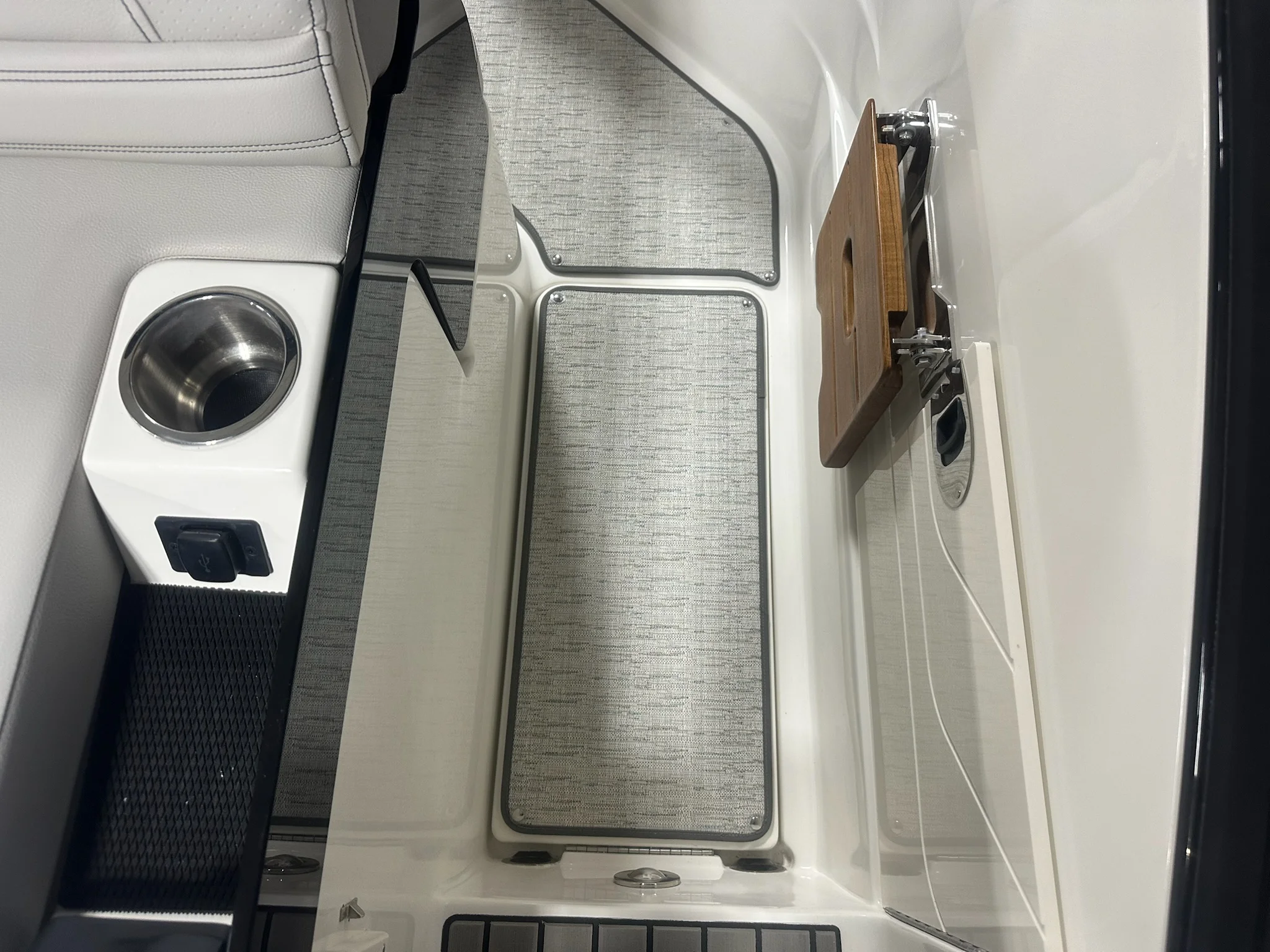 2026 Sea Ray SLX 260 Image Thumbnail #30