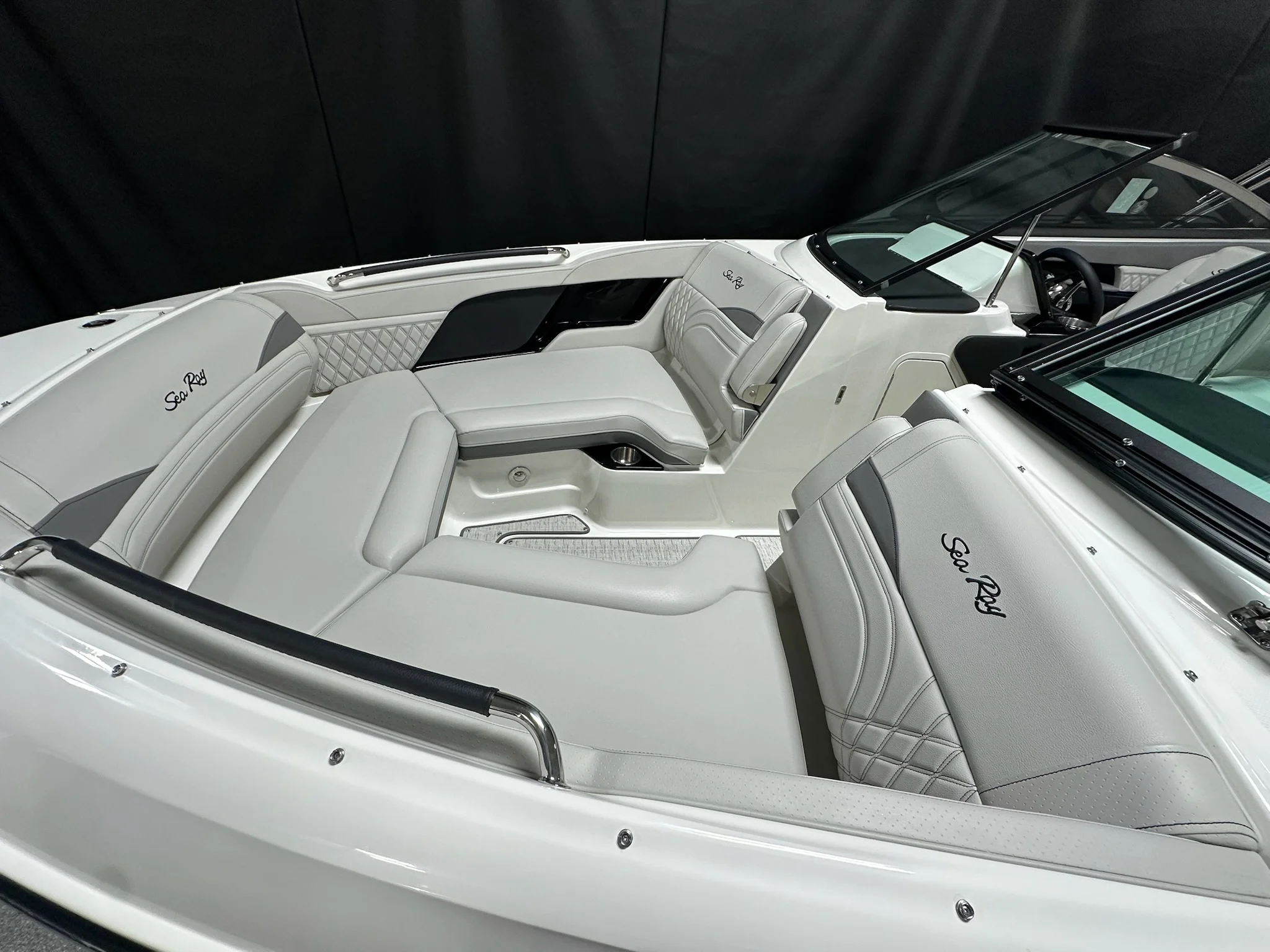 2026 Sea Ray SLX 260 Image Thumbnail #5