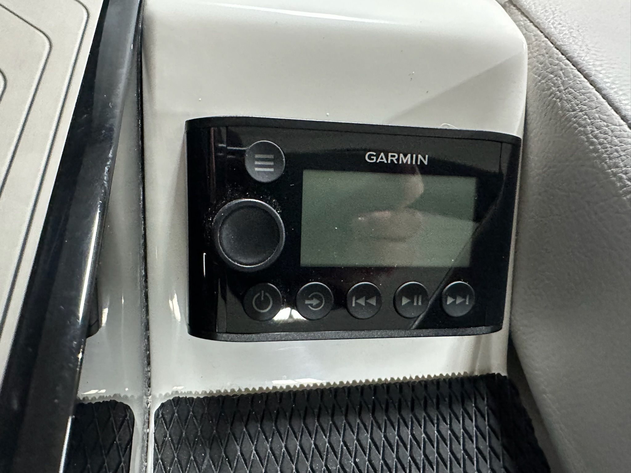 2026 Sea Ray SLX 260 Image Thumbnail #28