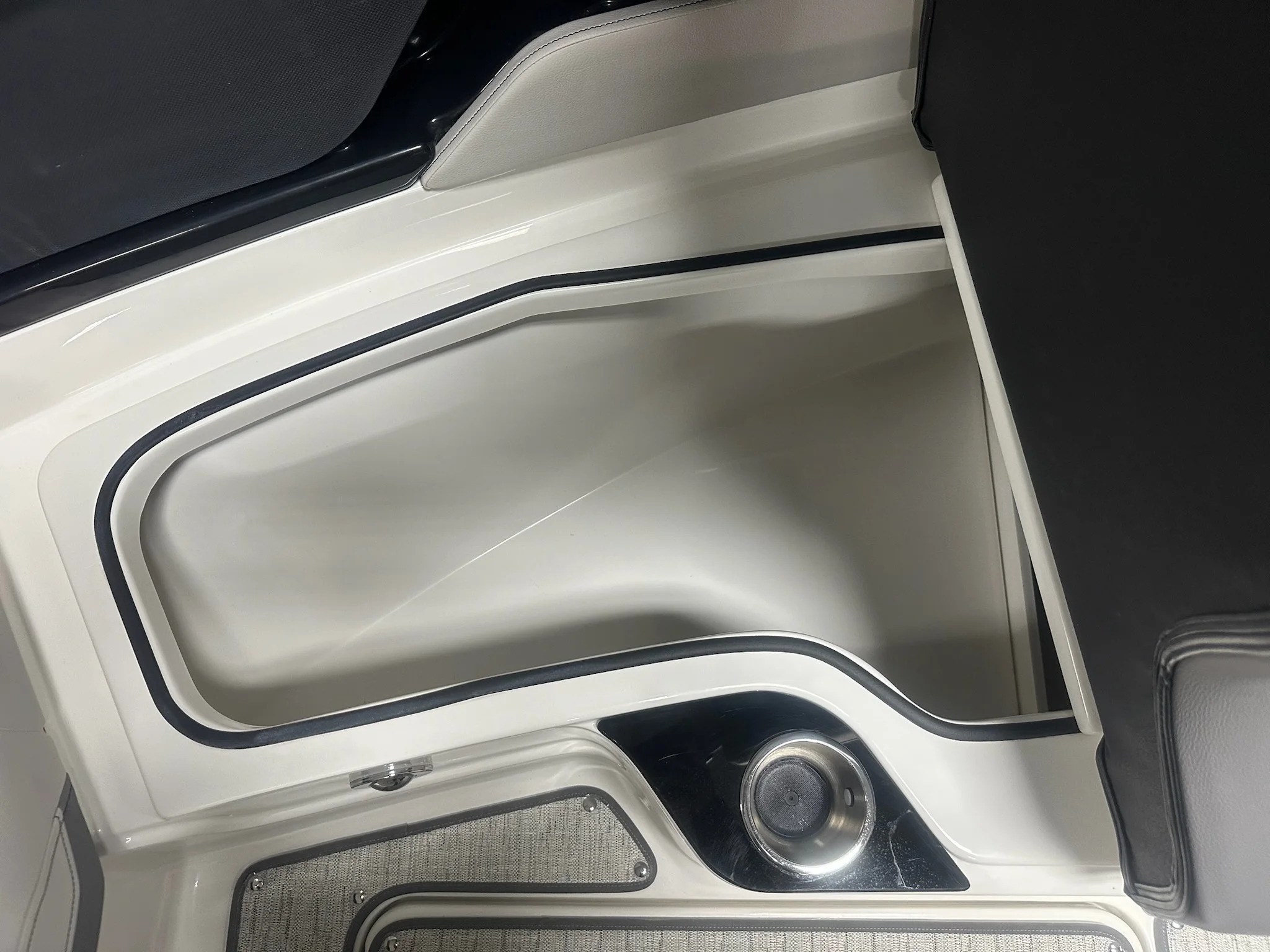 2026 Sea Ray SLX 260 Image Thumbnail #93