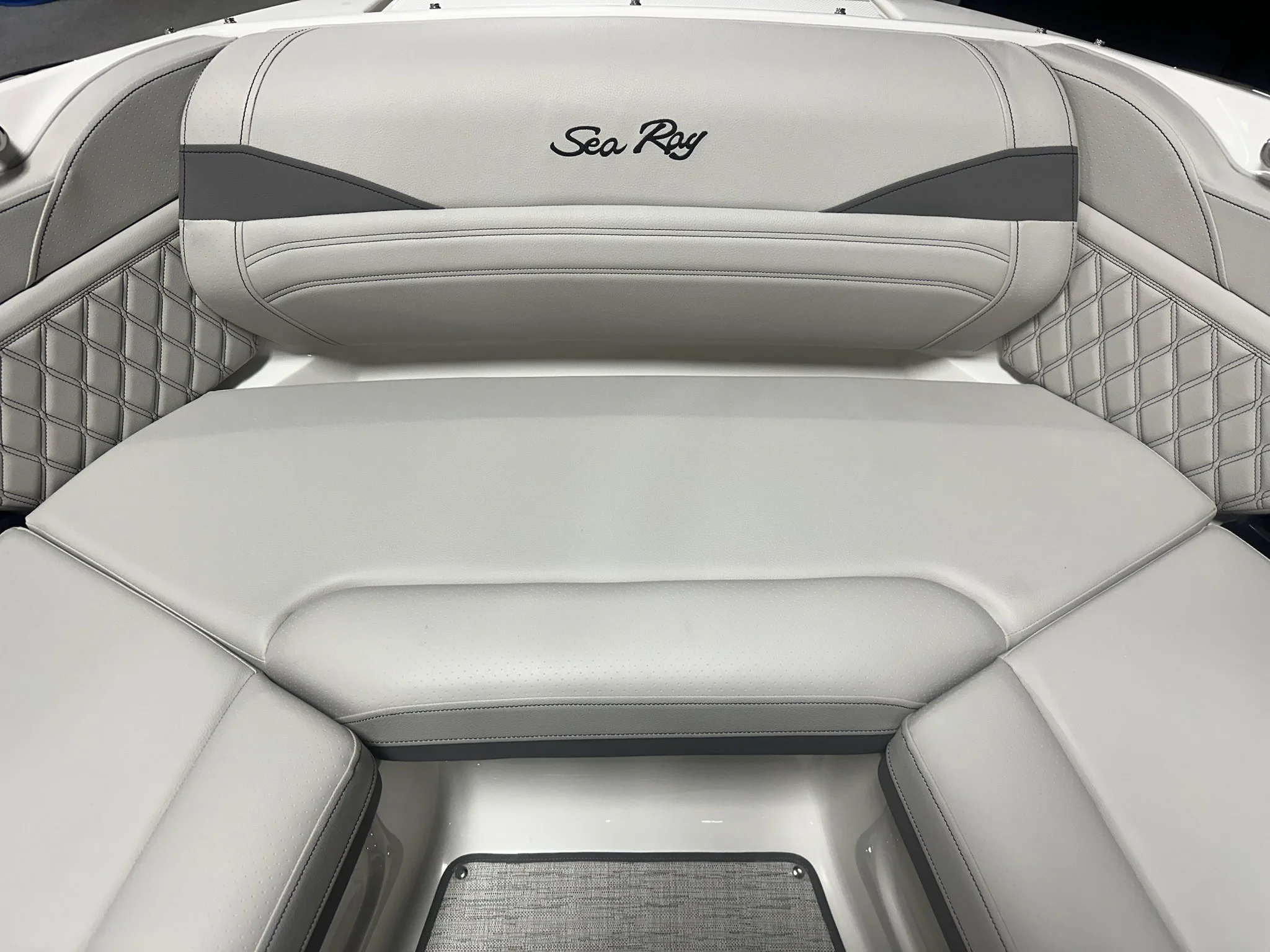 2026 Sea Ray SLX 260 Image Thumbnail #86