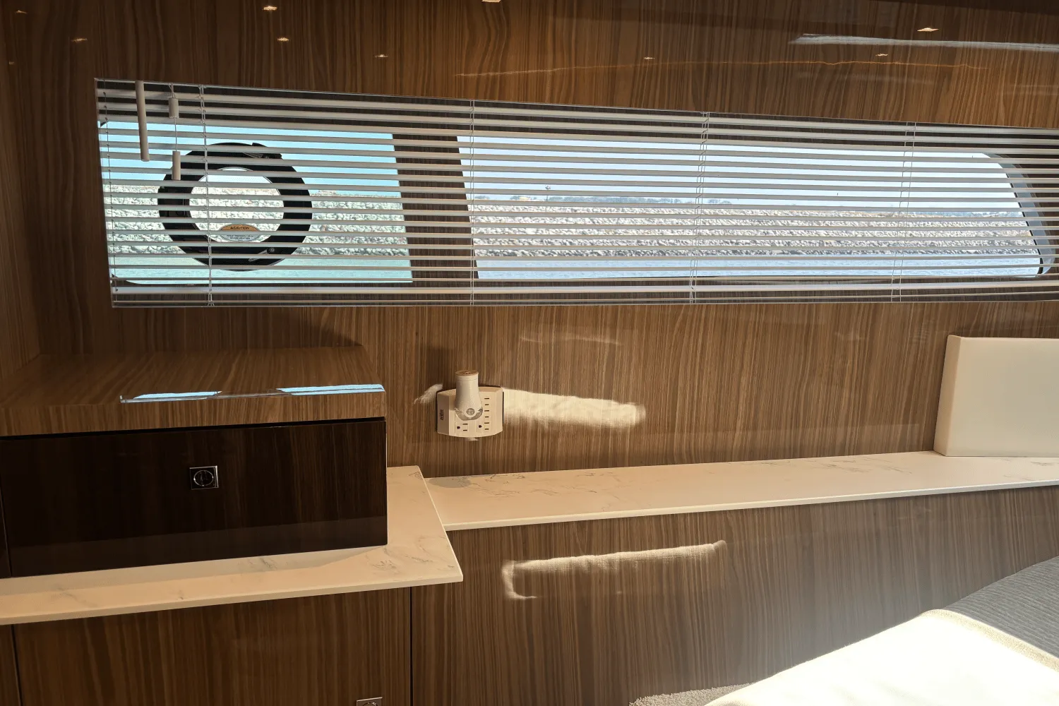 2024 Cruisers Yachts 60 CANTIUS Image Thumbnail #39