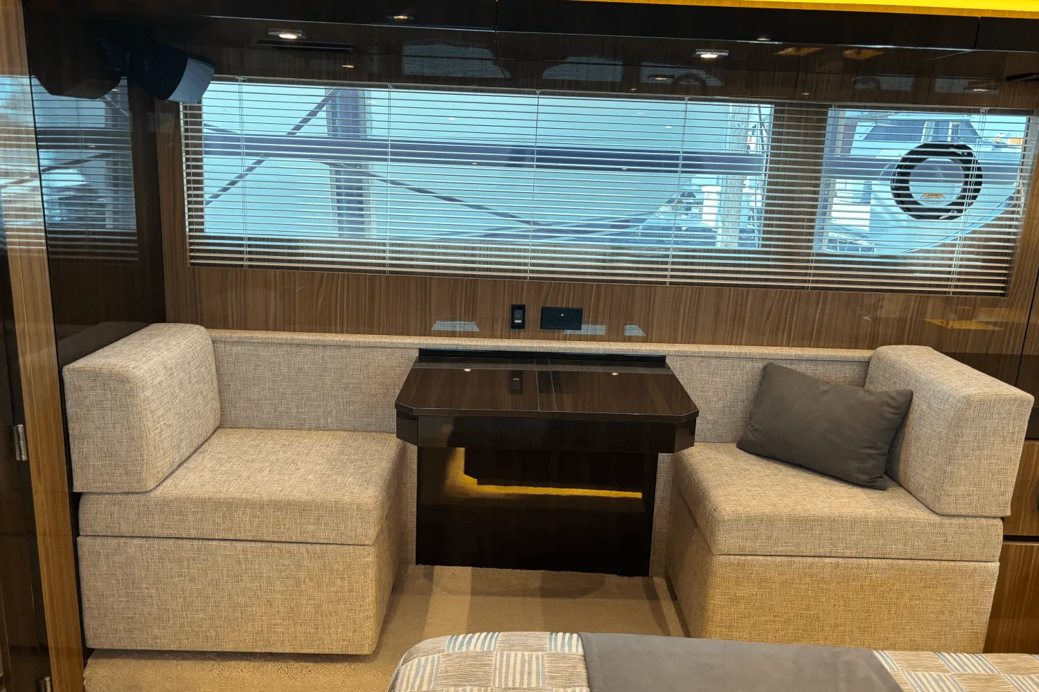 2024 Cruisers Yachts 60 CANTIUS Image Thumbnail #49