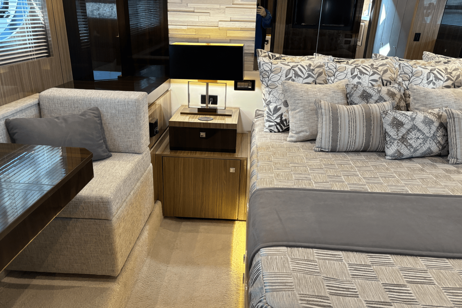 2024 Cruisers Yachts 60 CANTIUS Image Thumbnail #50