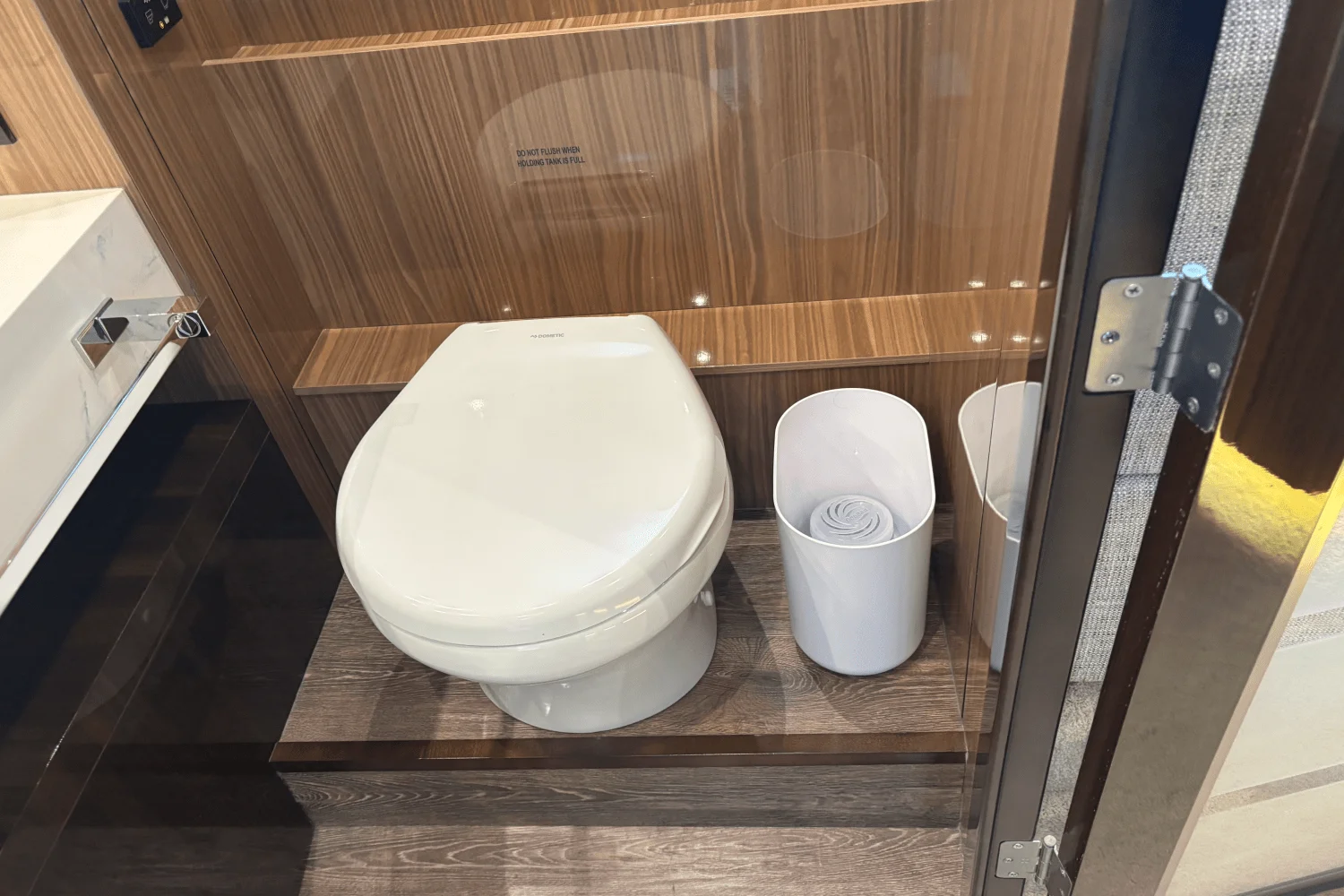 2024 Cruisers Yachts 60 CANTIUS Image Thumbnail #55