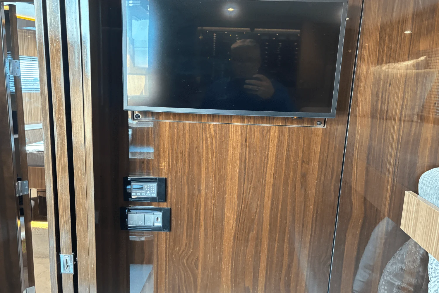 2024 Cruisers Yachts 60 CANTIUS Image Thumbnail #53