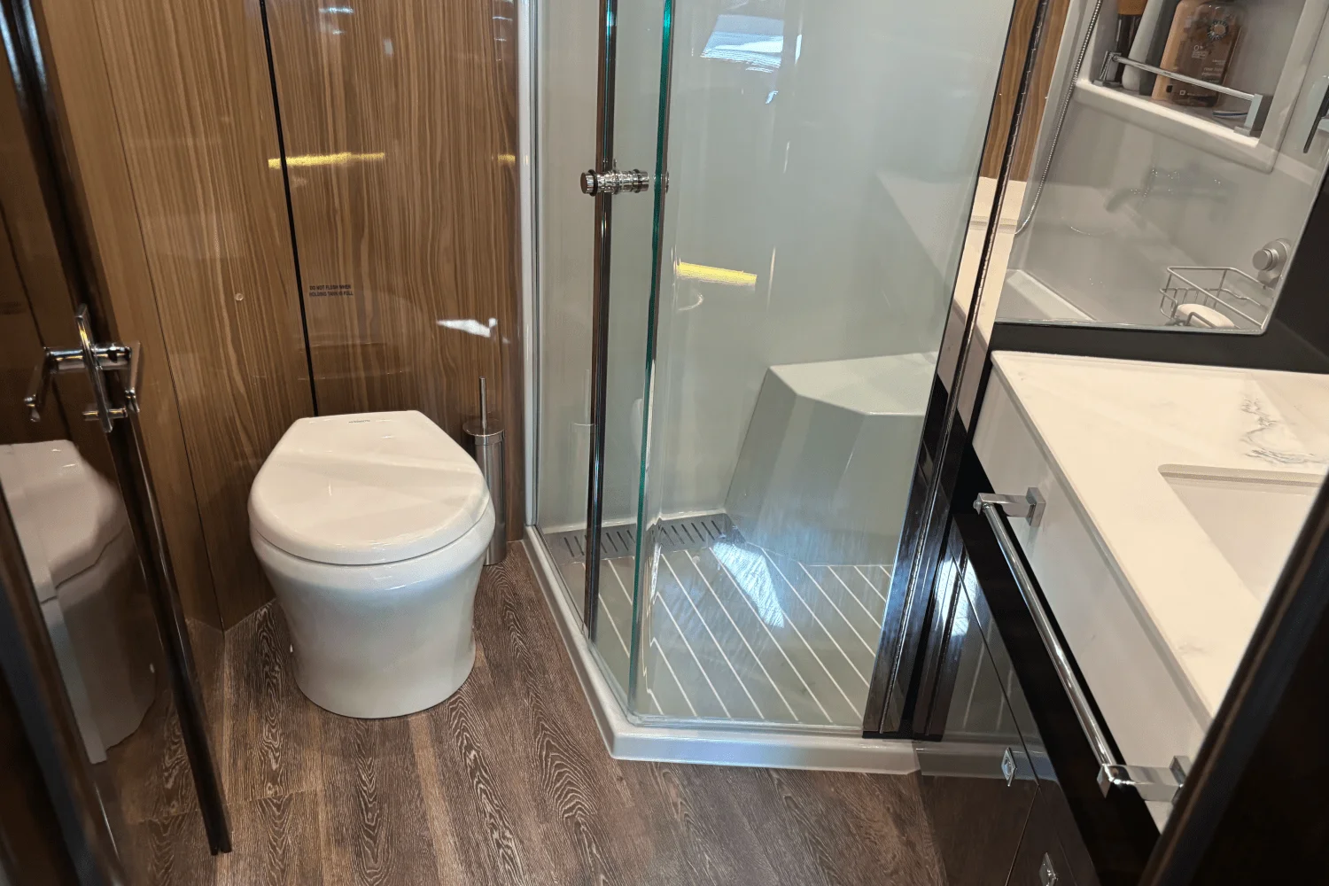 2024 Cruisers Yachts 60 CANTIUS Image Thumbnail #42