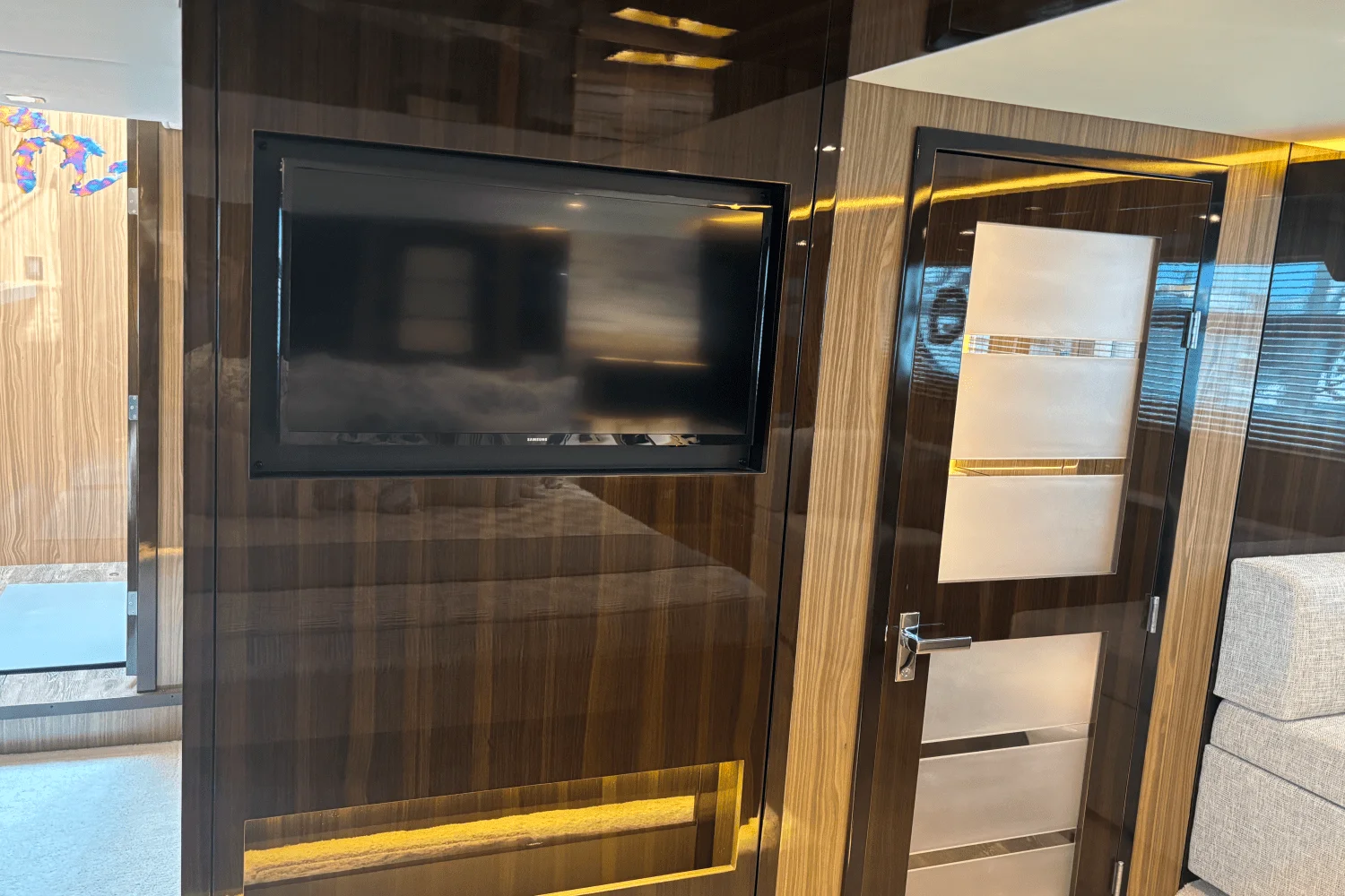 2024 Cruisers Yachts 60 CANTIUS Image Thumbnail #52