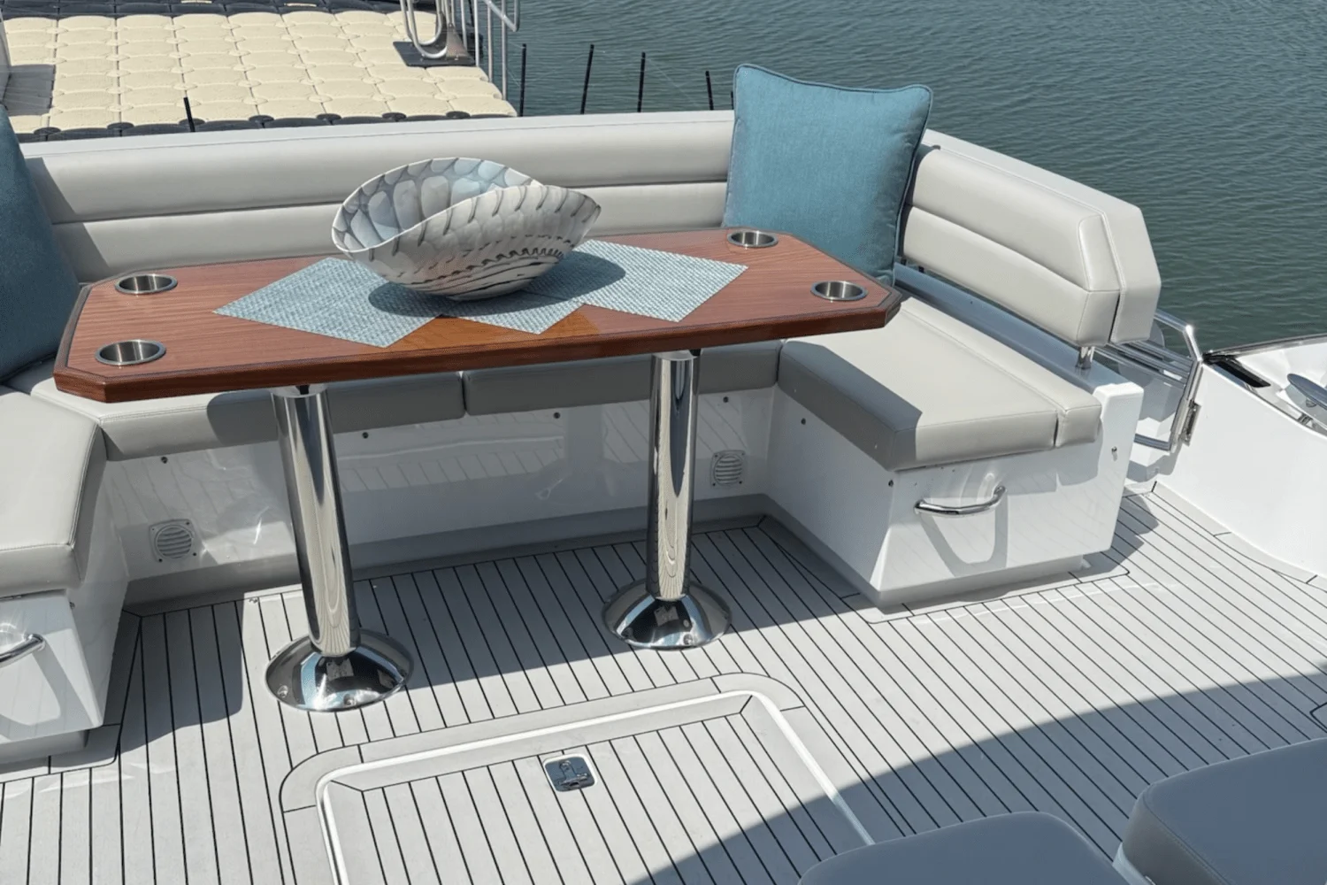 2024 Cruisers Yachts 60 CANTIUS Image Thumbnail #8