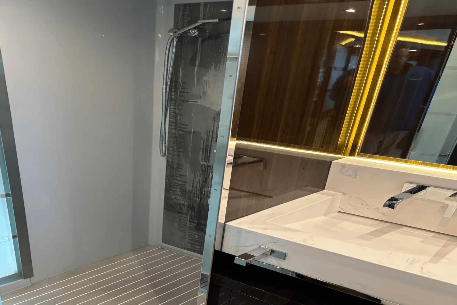 2024 Cruisers Yachts 60 CANTIUS Image Thumbnail #56