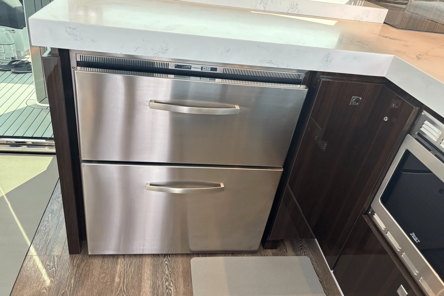 2024 Cruisers Yachts 60 CANTIUS Image Thumbnail #14