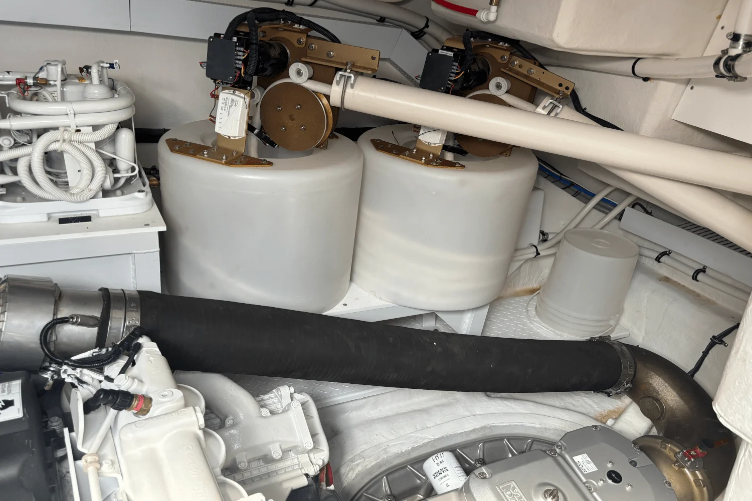 2024 Cruisers Yachts 60 CANTIUS Image Thumbnail #69