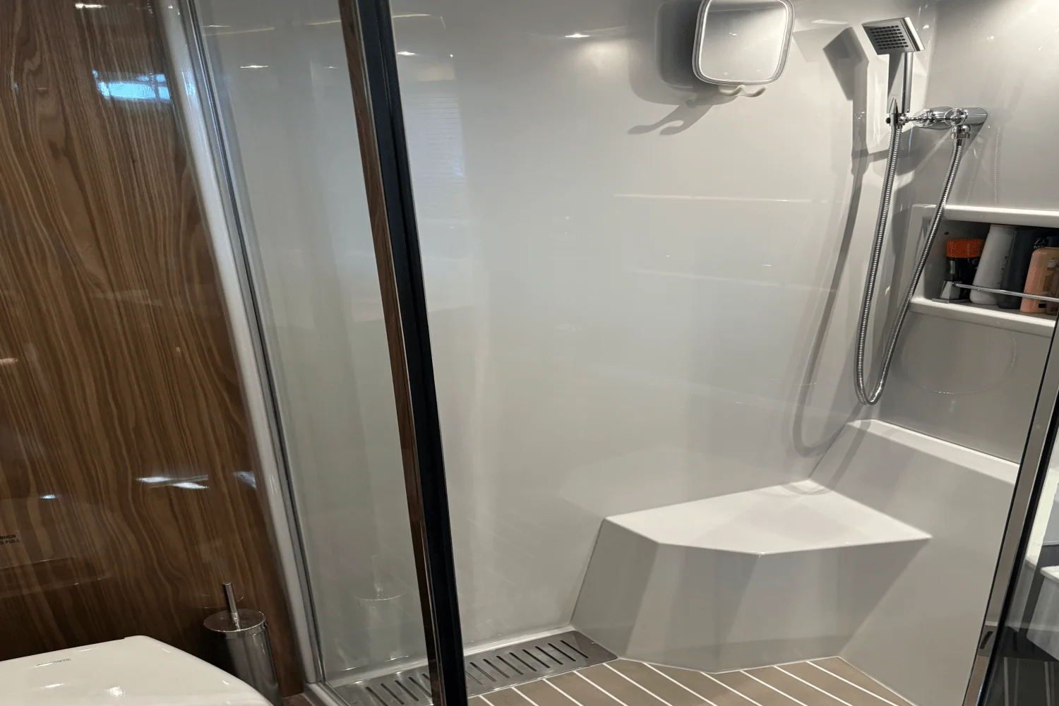 2024 Cruisers Yachts 60 CANTIUS Image Thumbnail #44