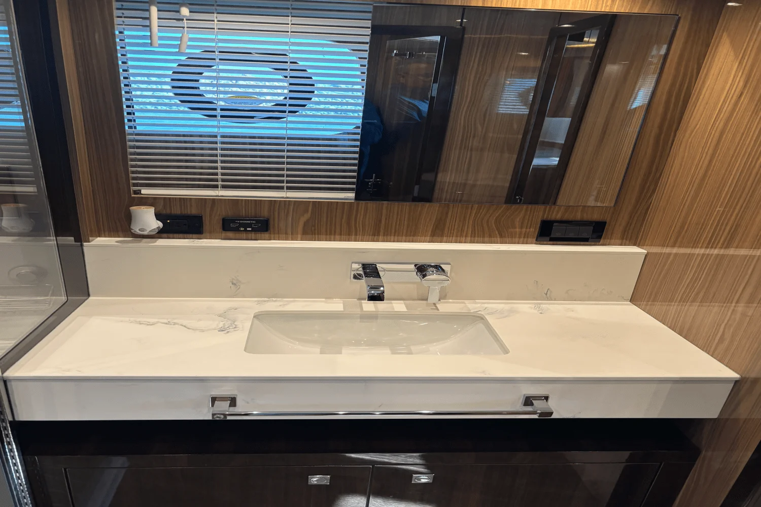 2024 Cruisers Yachts 60 CANTIUS Image Thumbnail #43