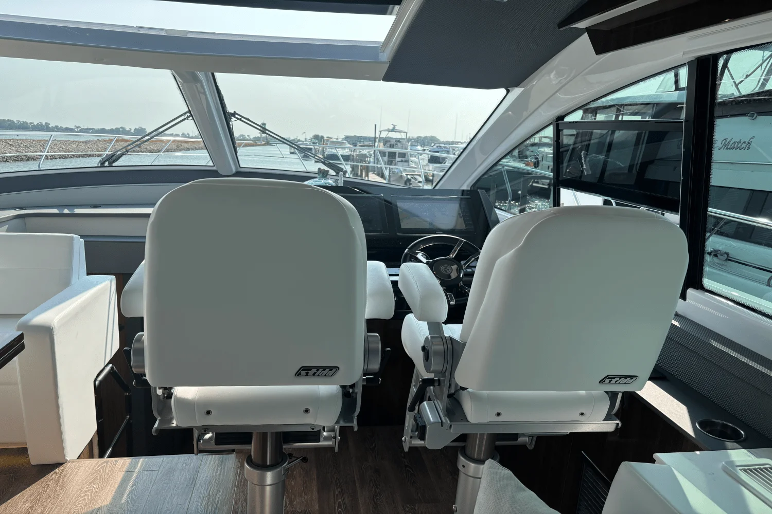 2024 Cruisers Yachts 60 CANTIUS Image Thumbnail #20