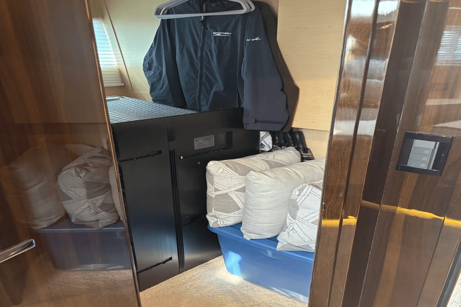 2024 Cruisers Yachts 60 CANTIUS Image Thumbnail #41