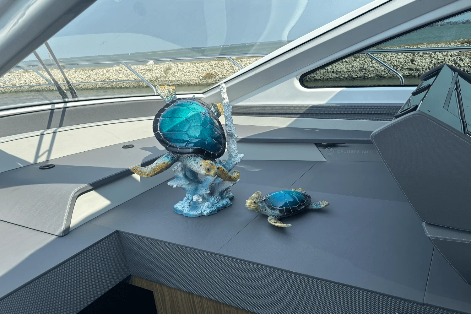 2024 Cruisers Yachts 60 CANTIUS Image Thumbnail #31