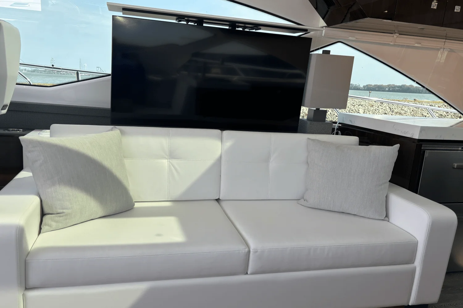 2024 Cruisers Yachts 60 CANTIUS Image Thumbnail #19