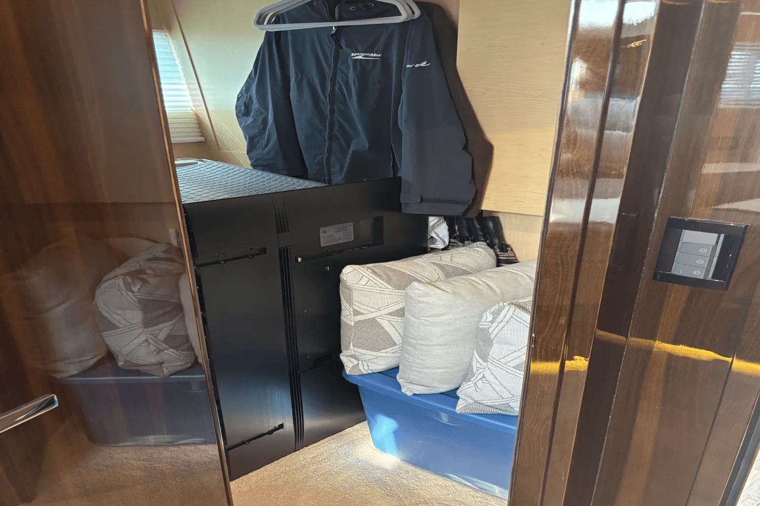 2024 Cruisers Yachts 60 CANTIUS Image Thumbnail #41