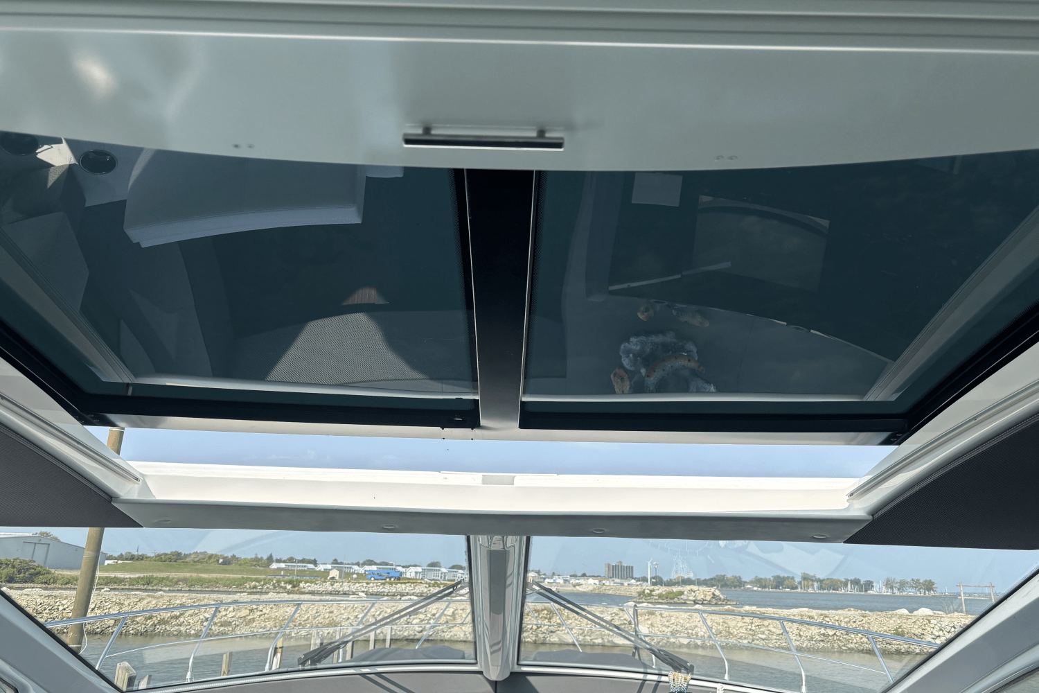 2024 Cruisers Yachts 60 CANTIUS Image Thumbnail #27