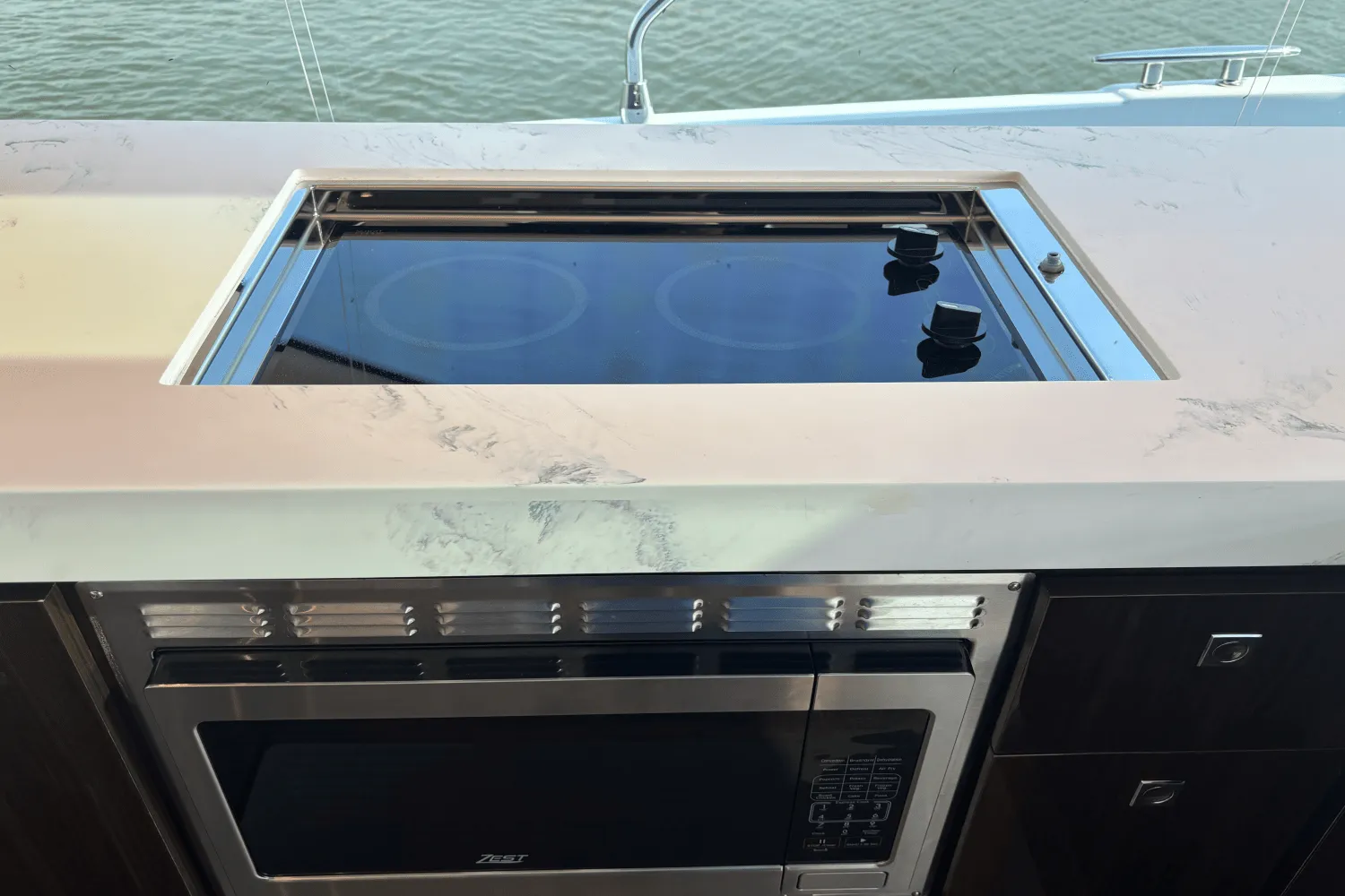 2024 Cruisers Yachts 60 CANTIUS Image Thumbnail #13