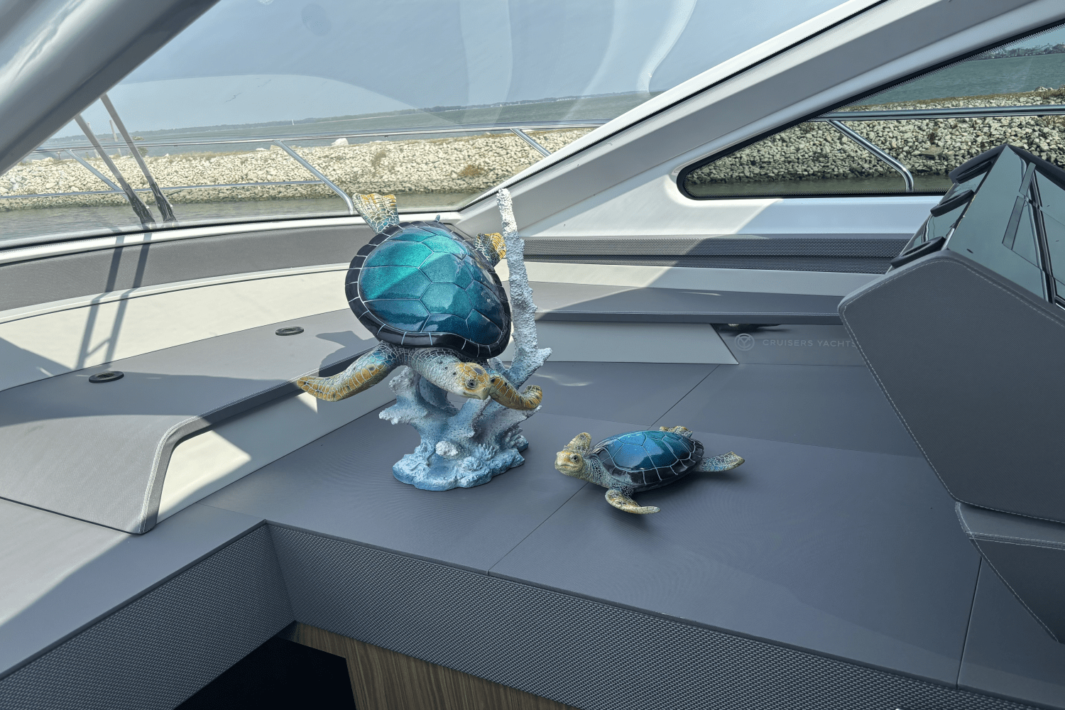 2024 Cruisers Yachts 60 CANTIUS Image Thumbnail #31