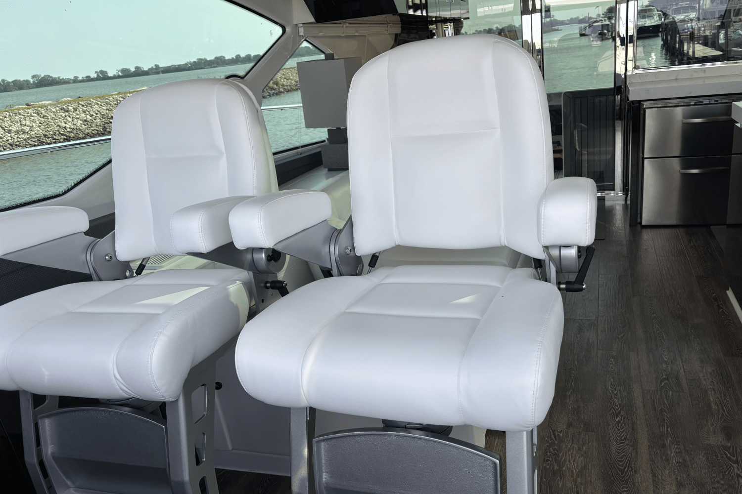 2024 Cruisers Yachts 60 CANTIUS Image Thumbnail #21