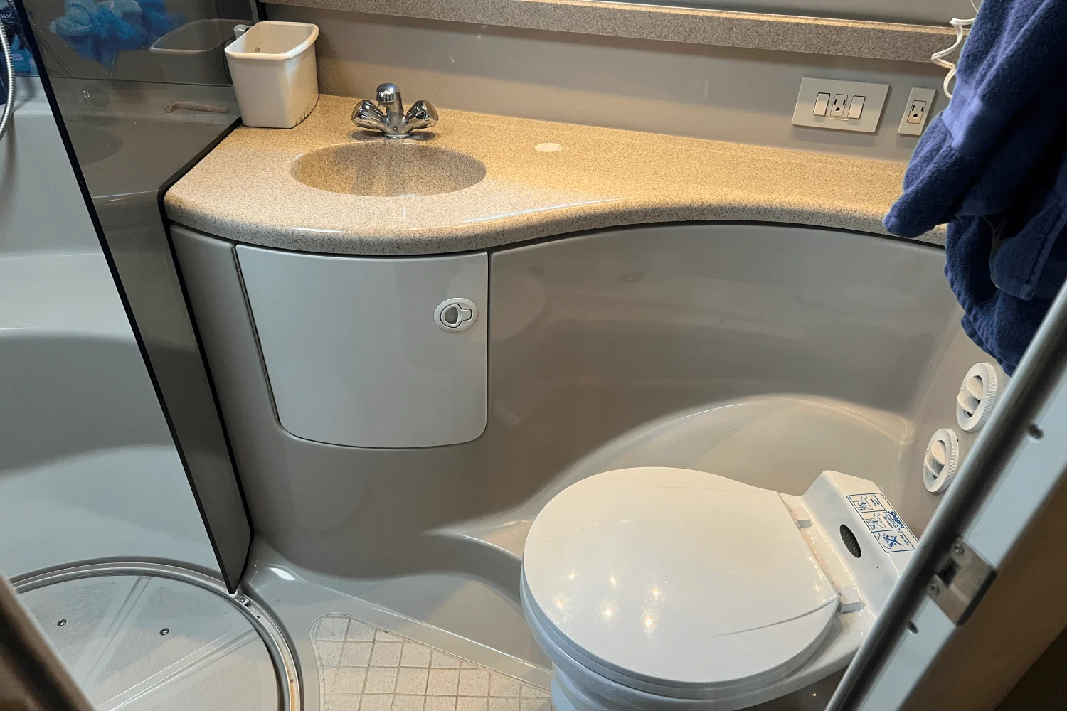 2002 Regal COMMODORE 3860 Image Thumbnail #28