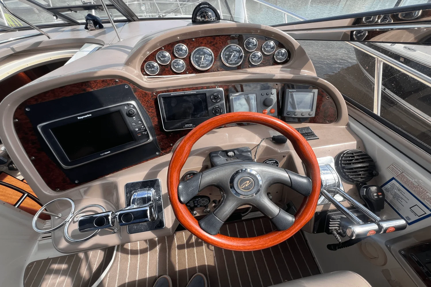 2002 Regal COMMODORE 3860 Image Thumbnail #4