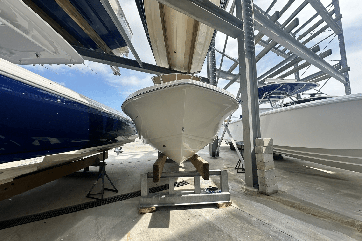 2019 Scout 215 XSF Image Thumbnail #3