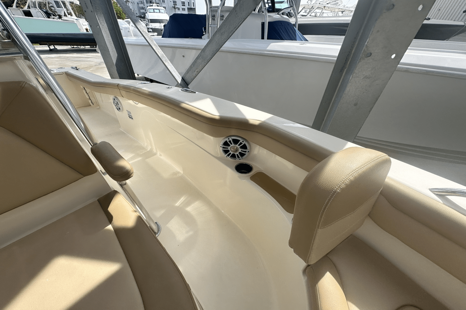 2019 Scout 215 XSF Image Thumbnail #17