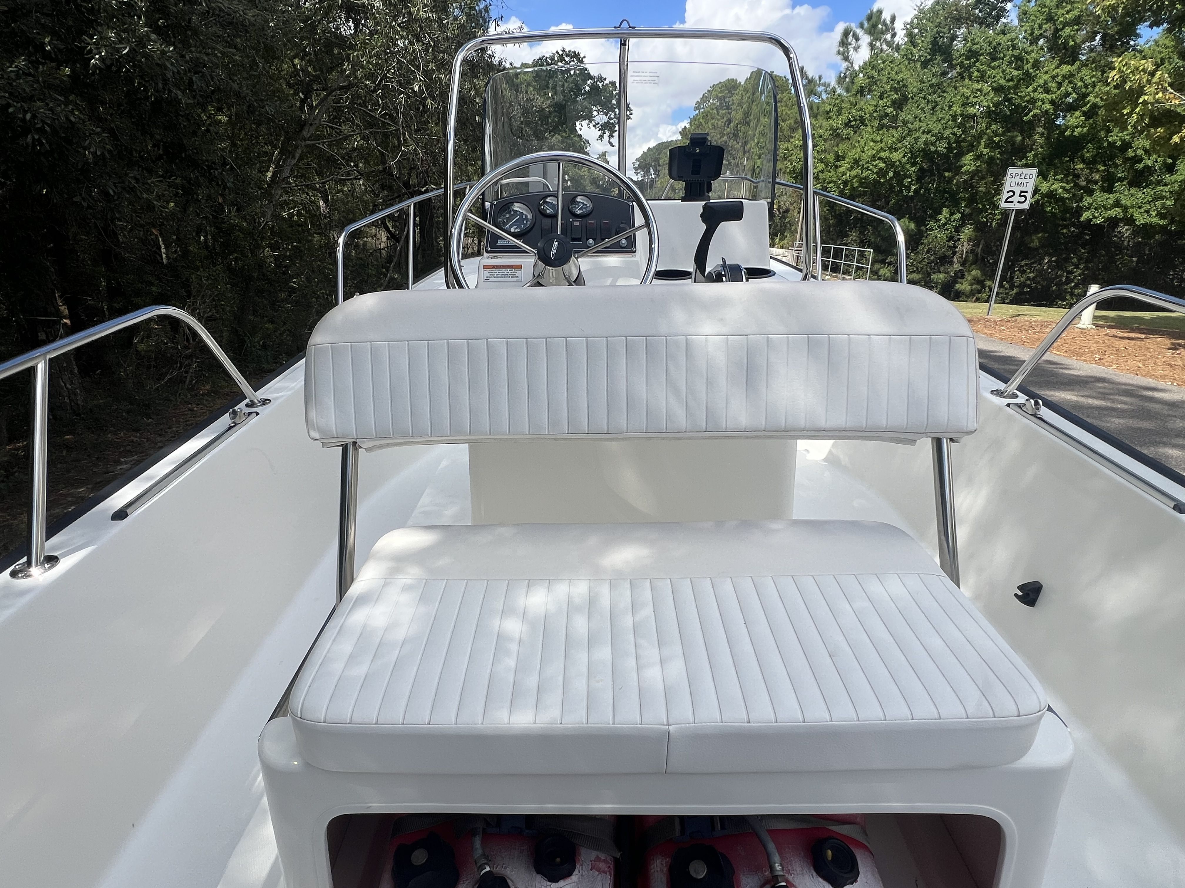 2016 Boston Whaler 170 MONTAUK Image Thumbnail #6