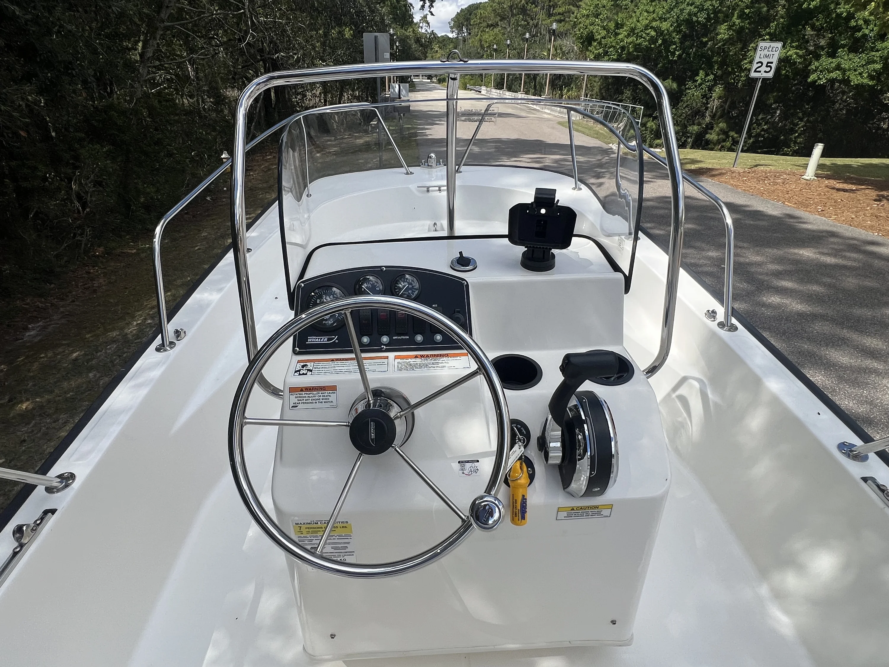 2016 Boston Whaler 170 MONTAUK Image Thumbnail #10