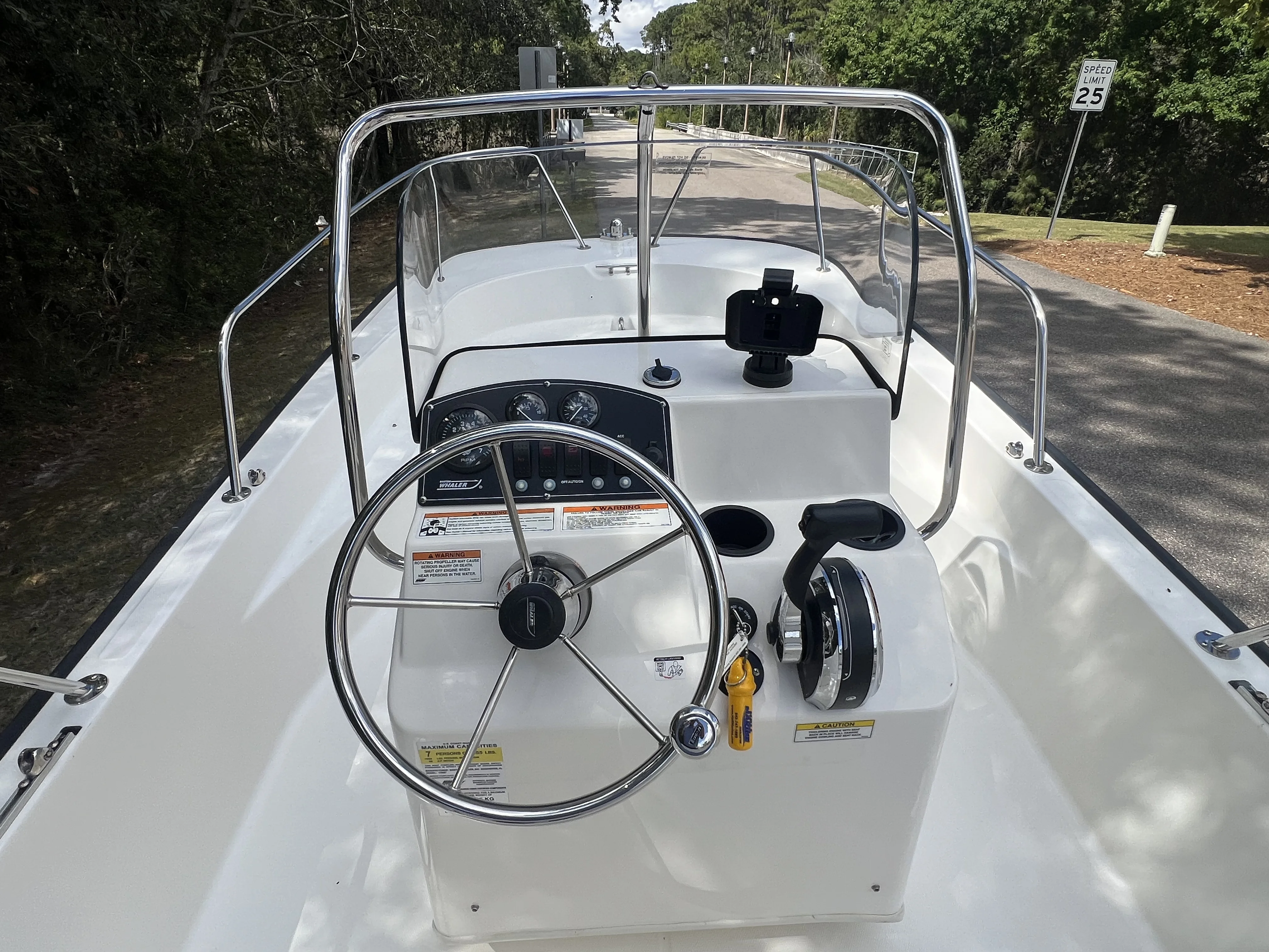 2016 Boston Whaler 170 MONTAUK Image Thumbnail #10