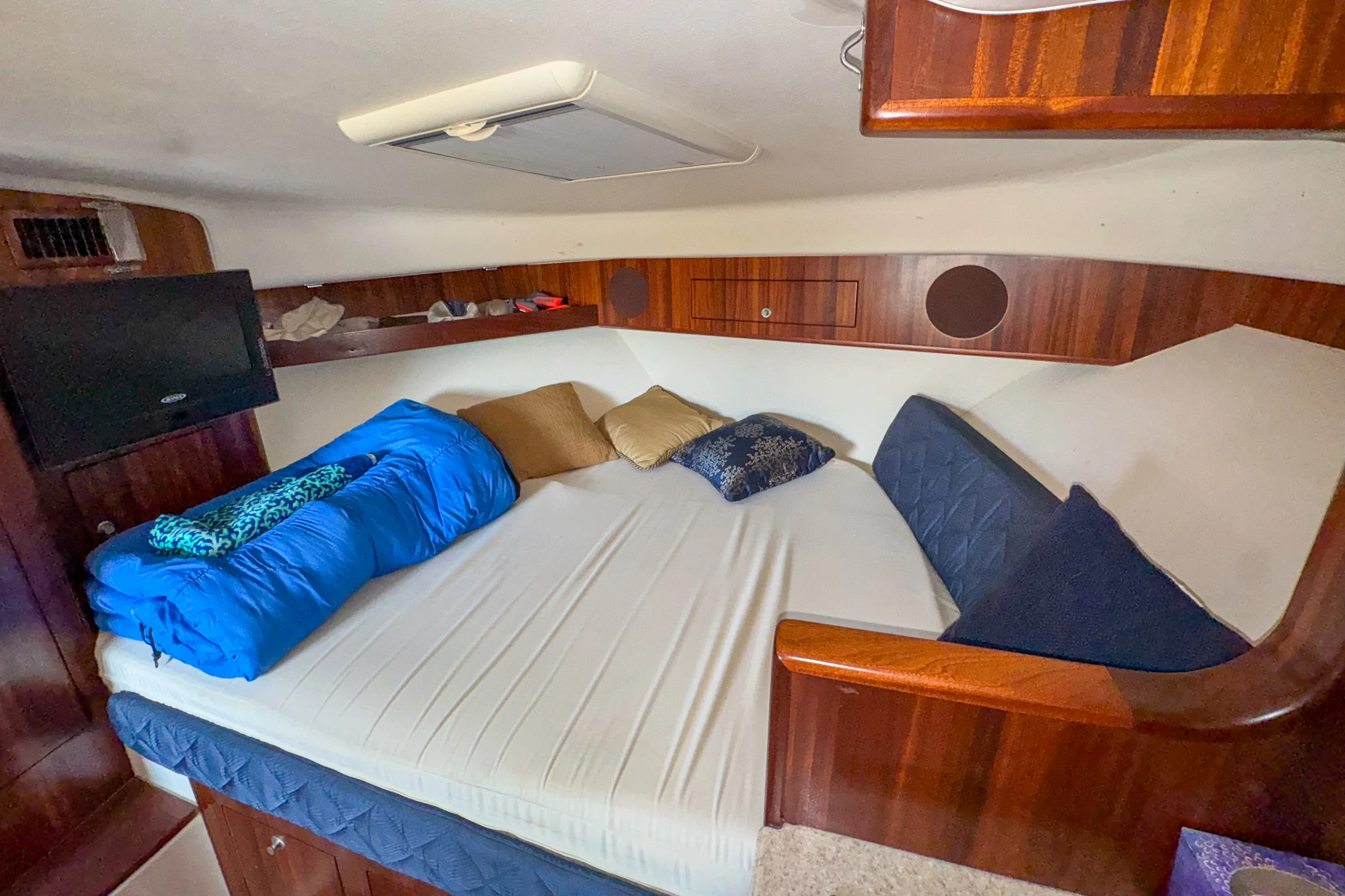 2011 Pursuit OS 375 OFFSHORE Image Thumbnail #8