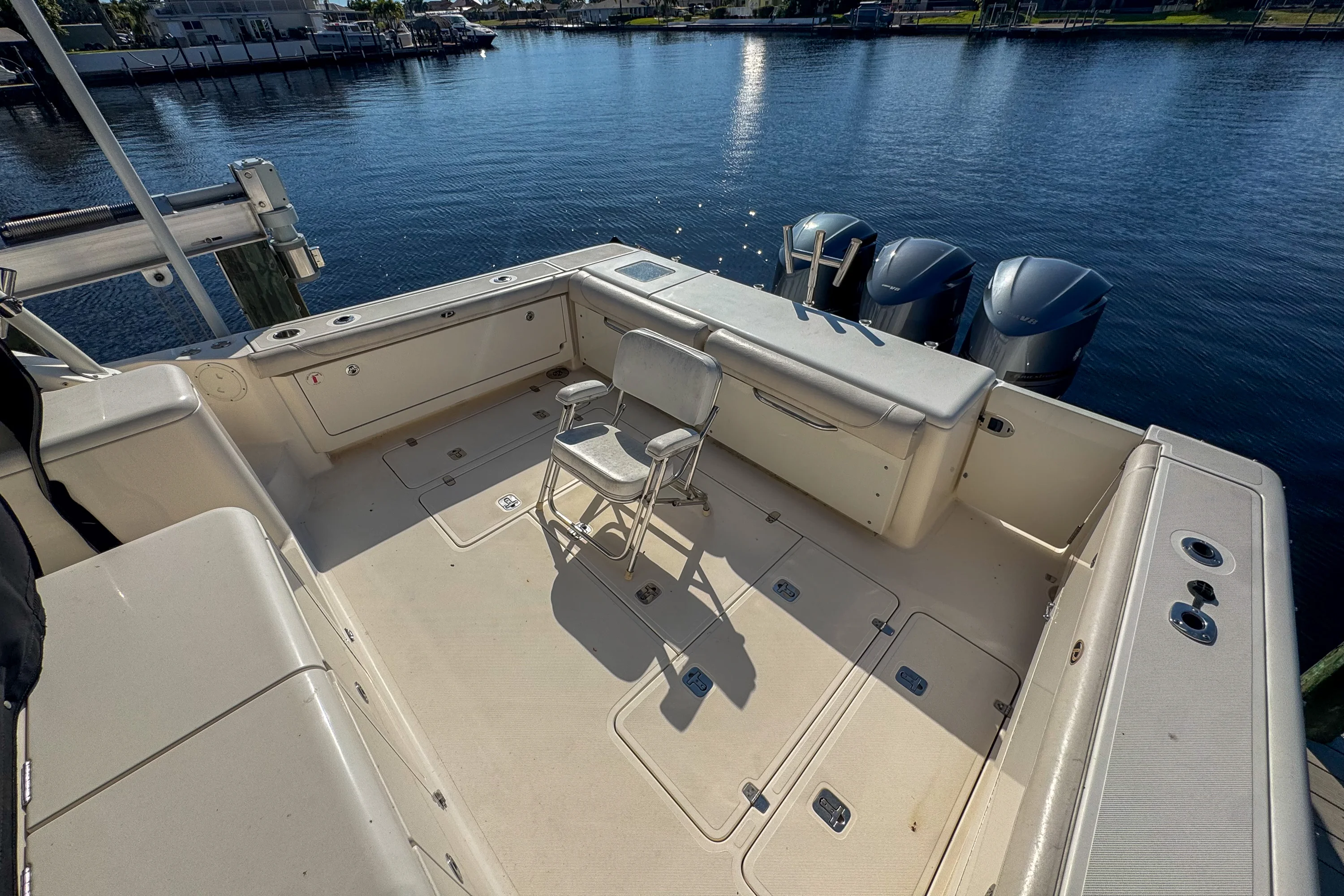 2011 Pursuit OS 375 OFFSHORE Image Thumbnail #2