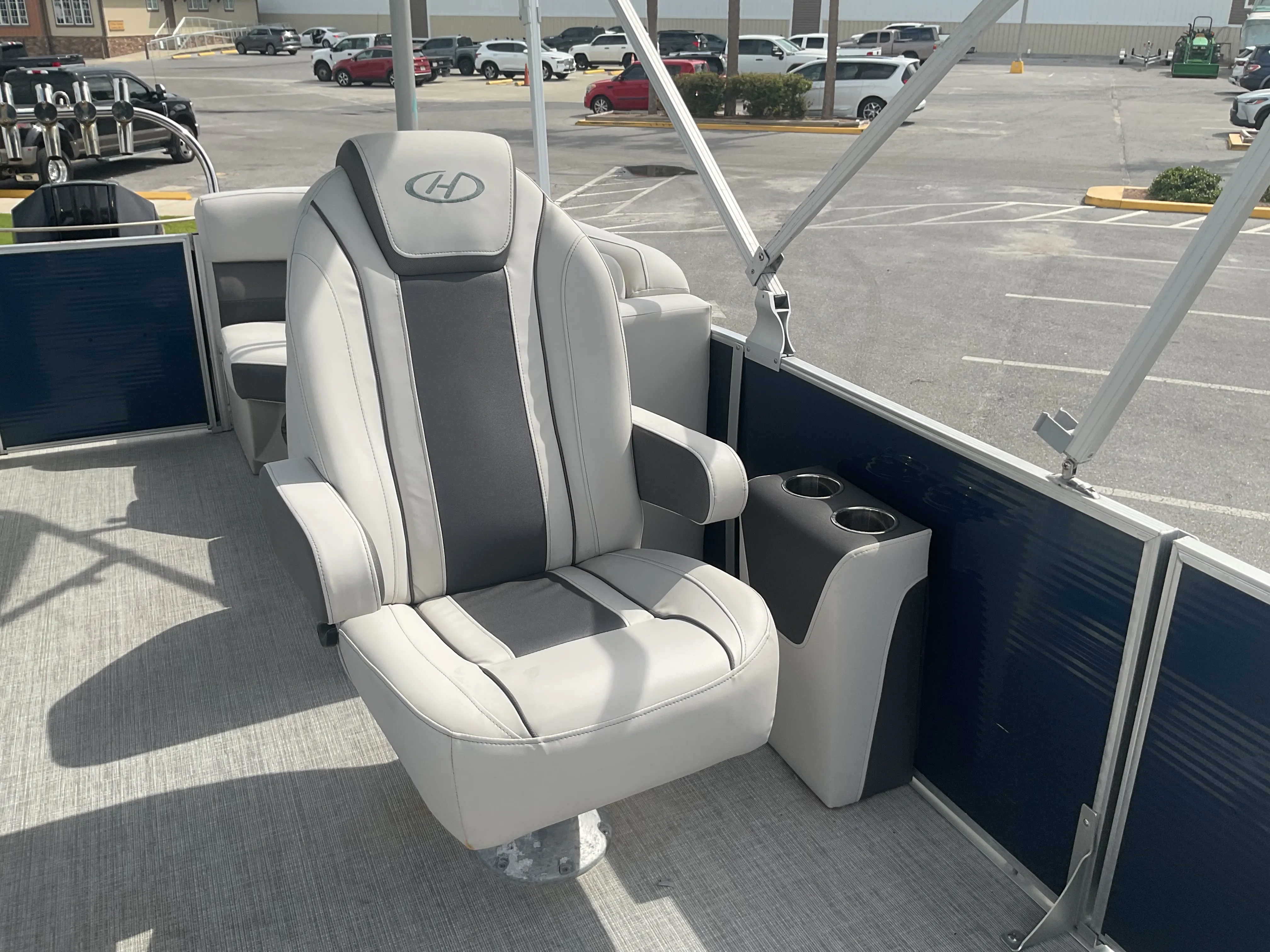 2022 Harris Cruiser 230 Image Thumbnail #14