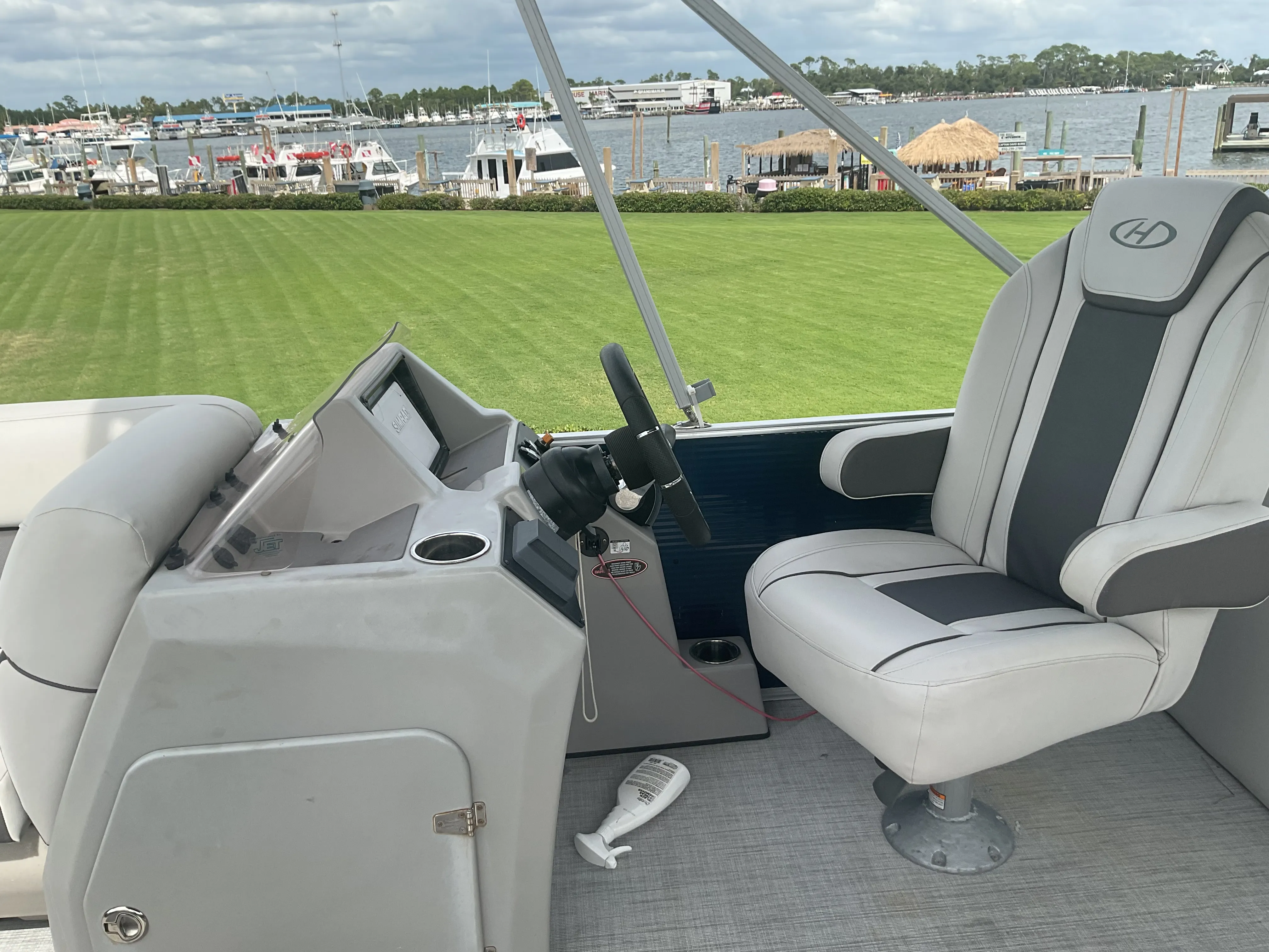 2022 Harris Cruiser 230 Image Thumbnail #16
