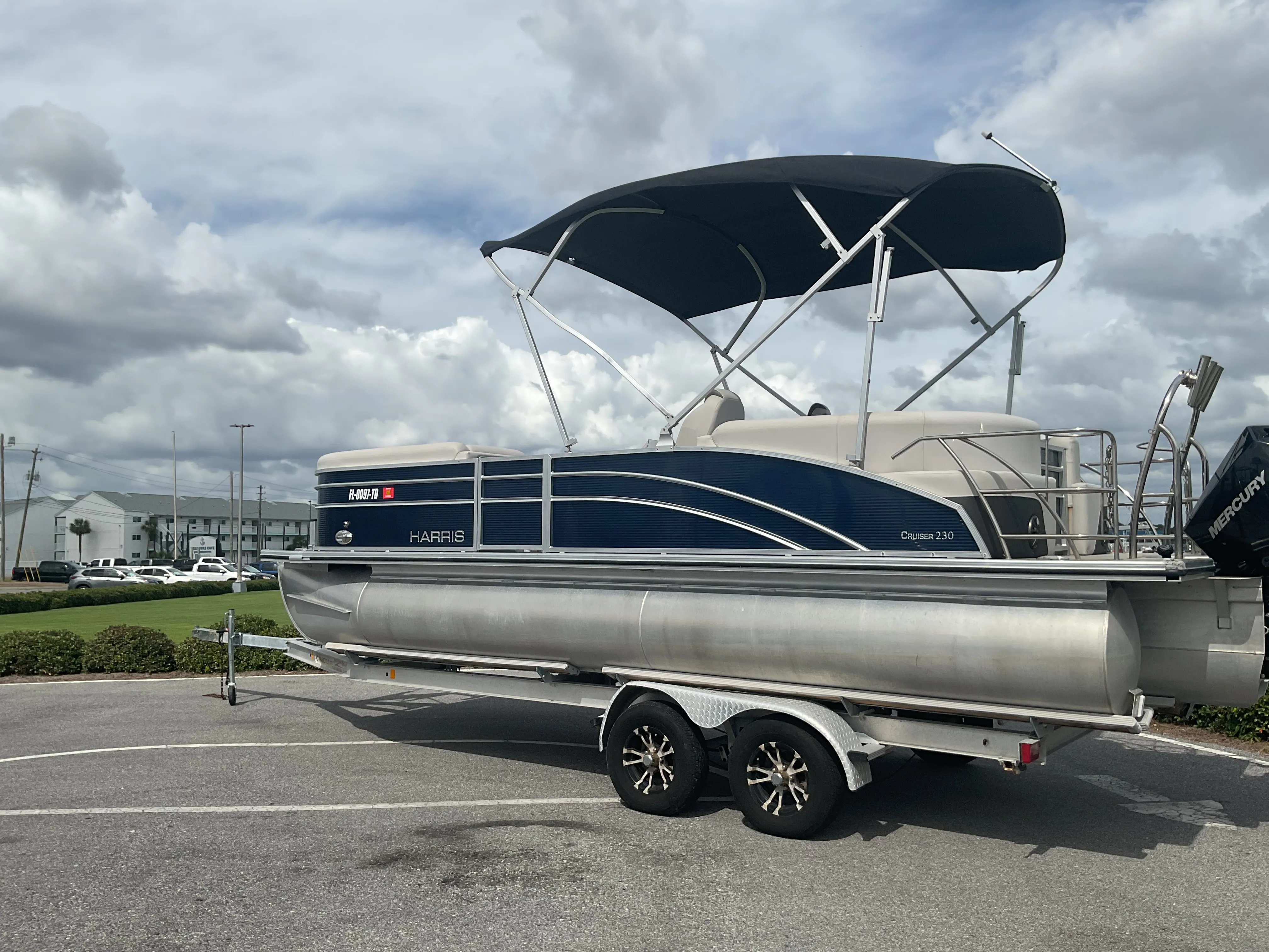 2022 Harris Cruiser 230 Image Thumbnail #2