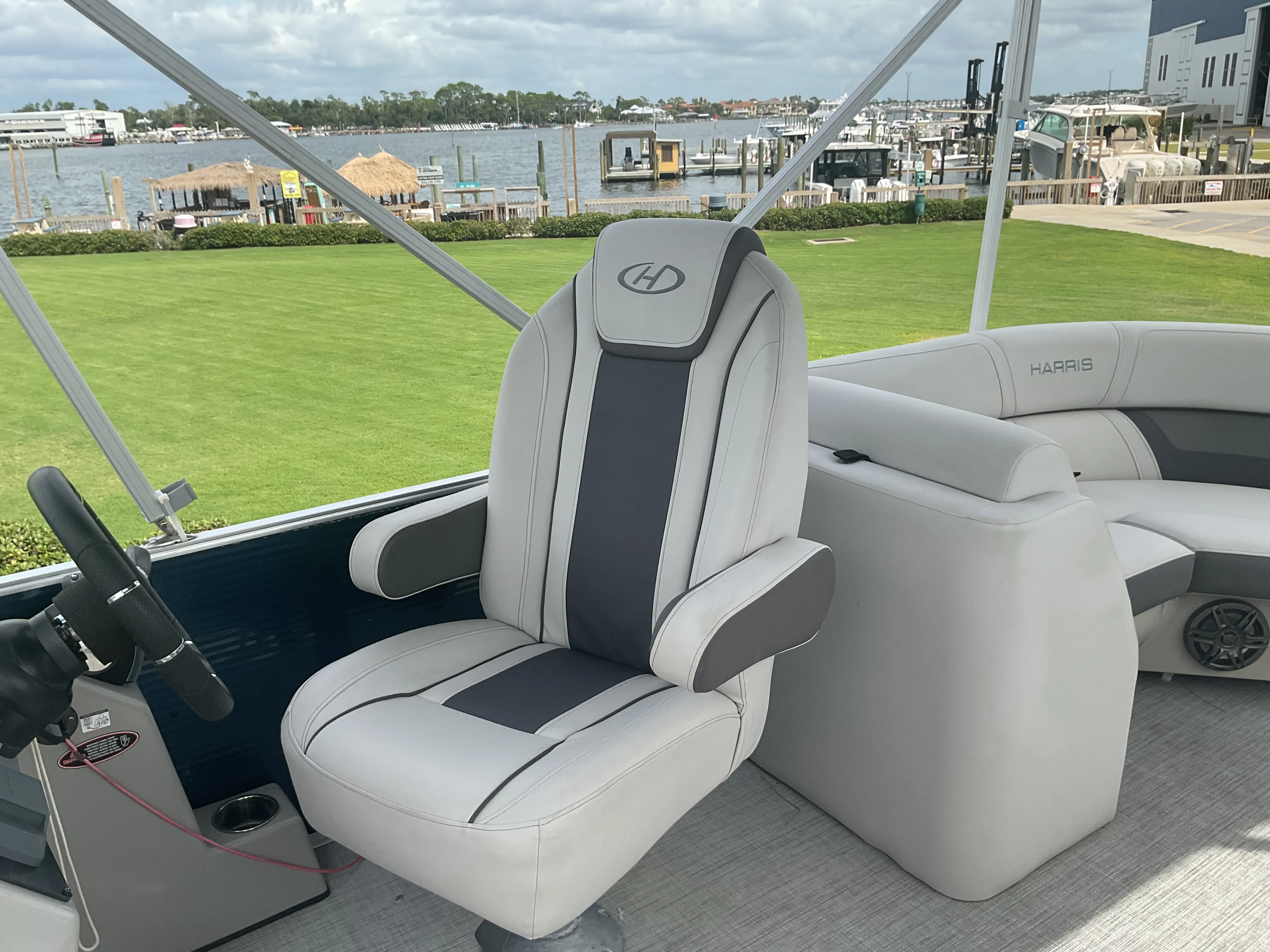 2022 Harris Cruiser 230 Image Thumbnail #15