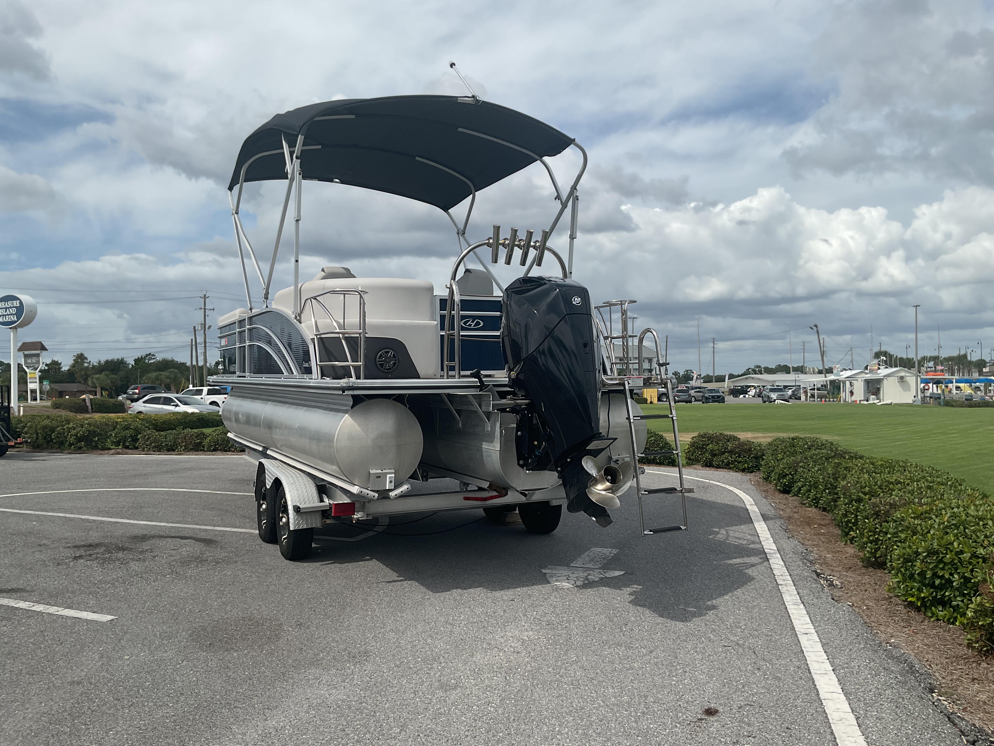 2022 Harris Cruiser 230 Image Thumbnail #4