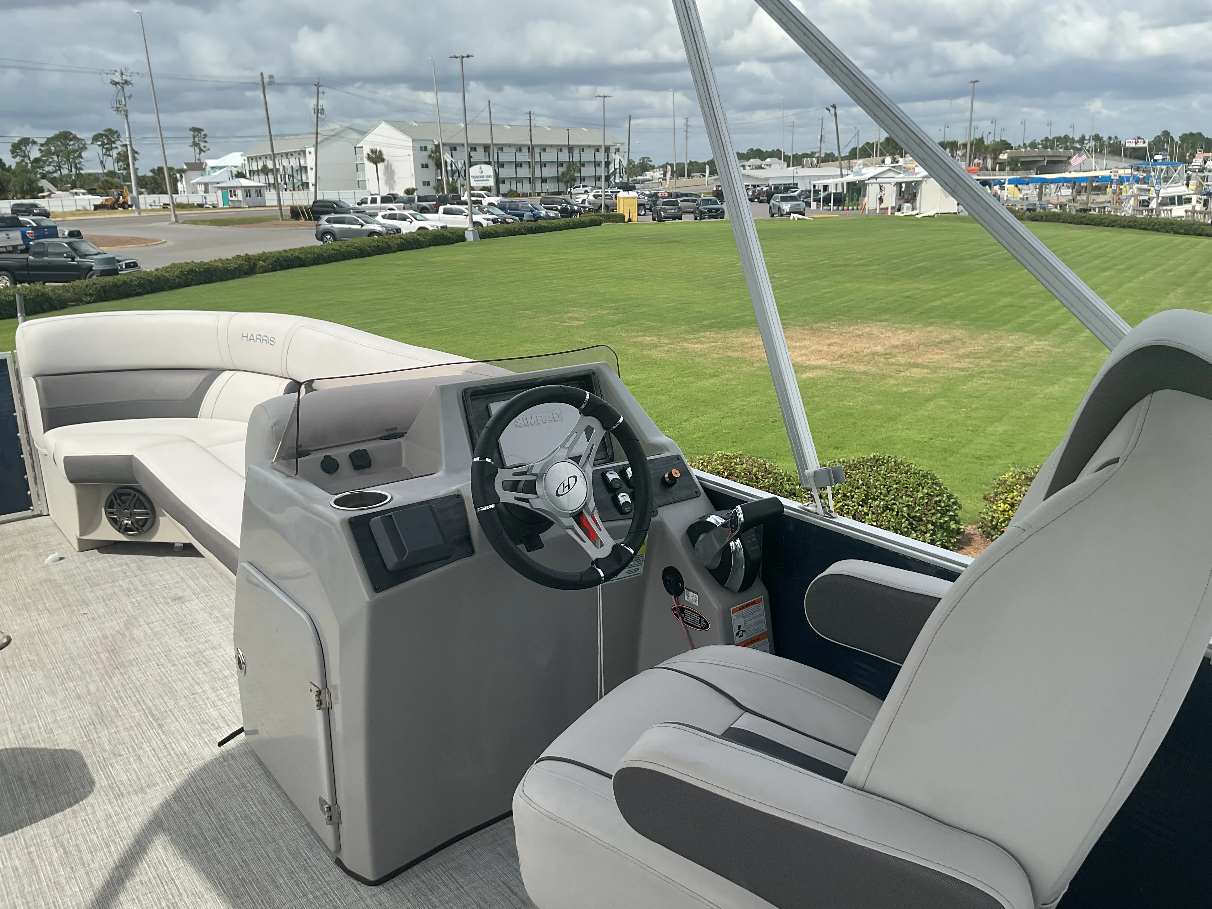 2022 Harris Cruiser 230 Image Thumbnail #12