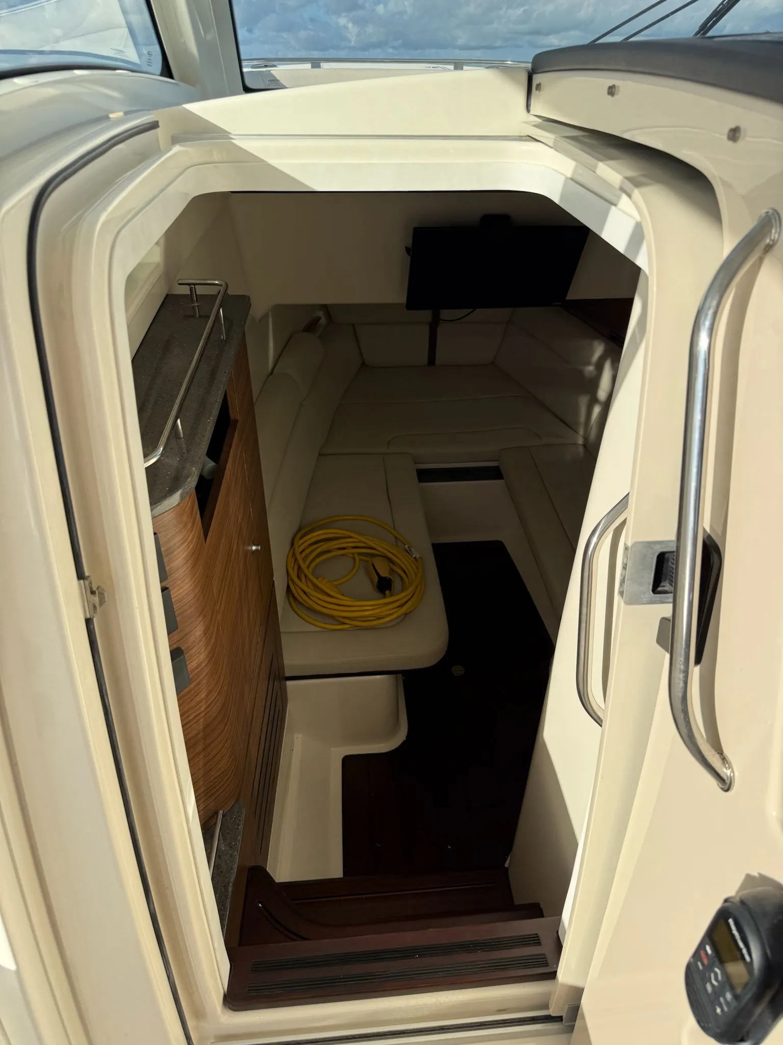 2021 Boston Whaler 350 REALM Image Thumbnail #13