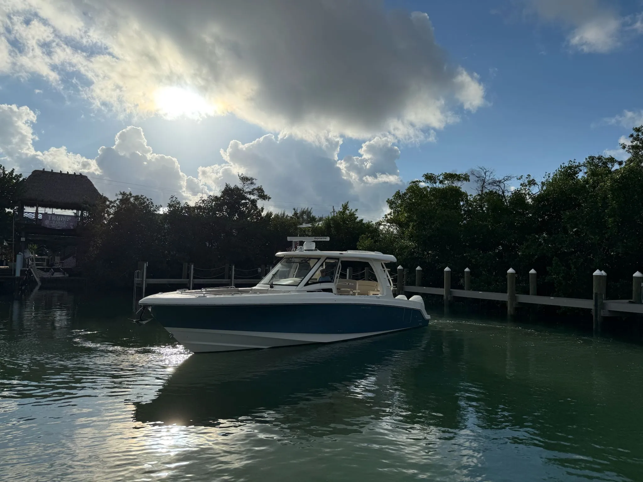 2021 Boston Whaler 350 REALM Image Thumbnail #1