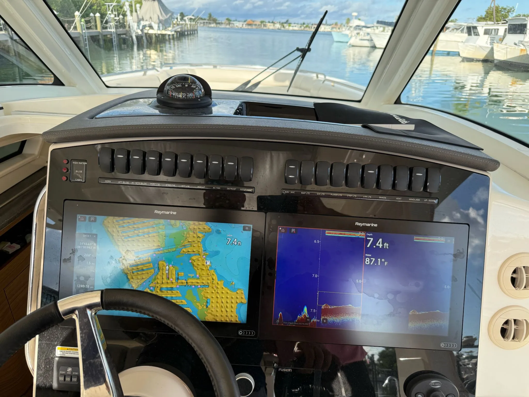 2021 Boston Whaler 350 REALM Image Thumbnail #8